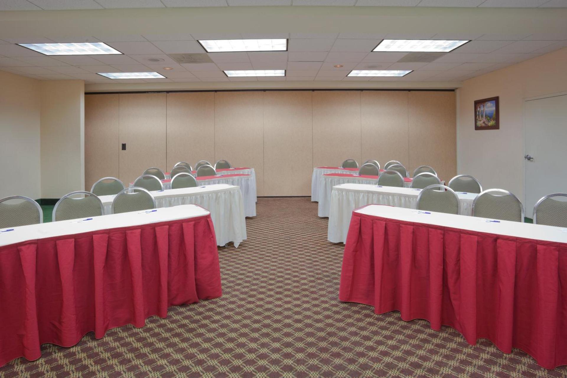 Holiday Inn Express & Suites Tracy by IHG photo 44