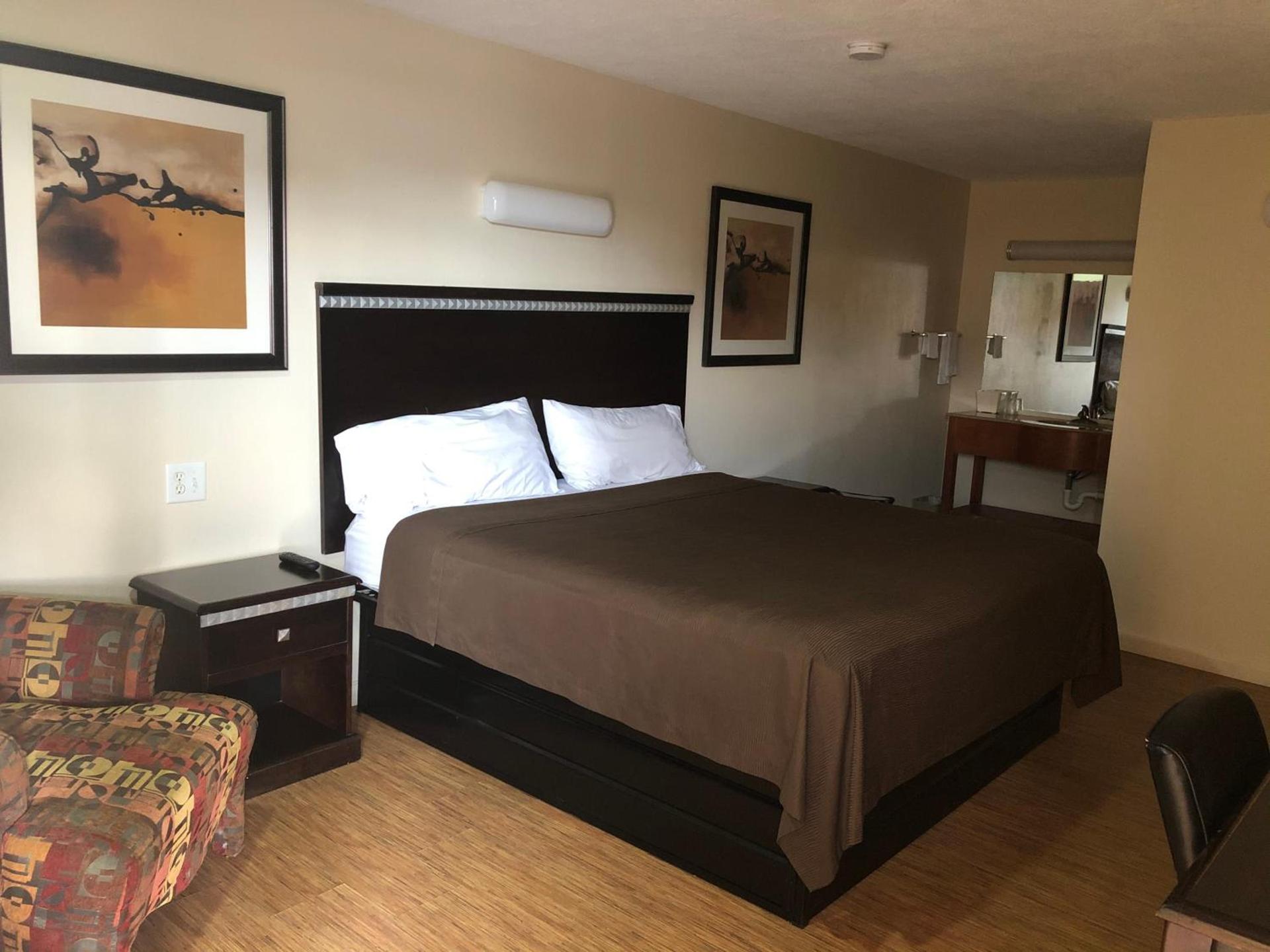 Crossroads Inn photo 4