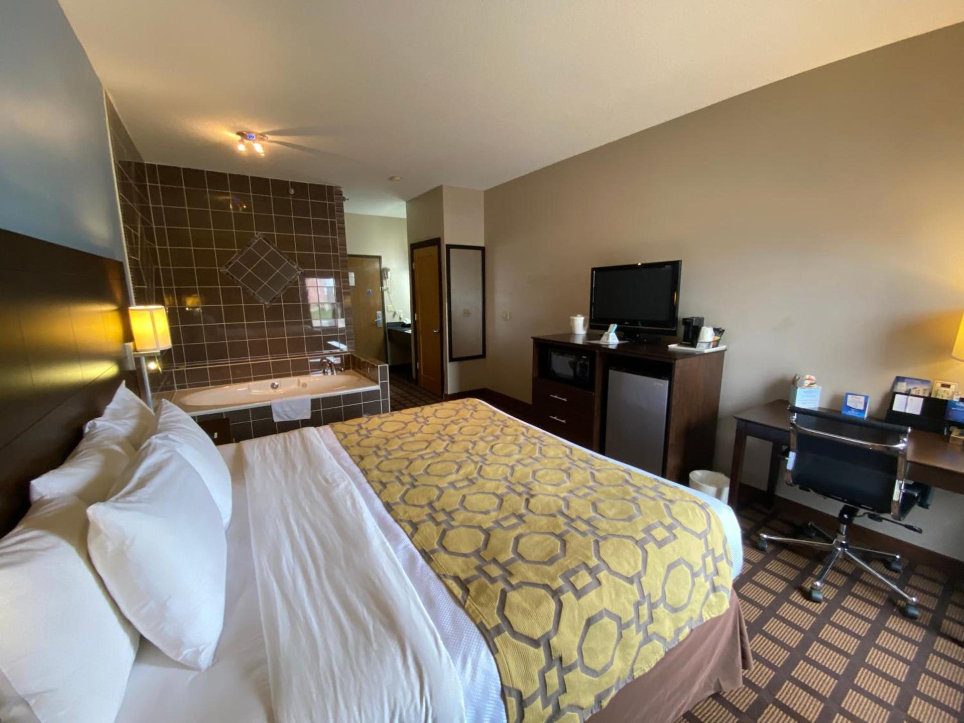 Baymont by Wyndham Morton photo 18