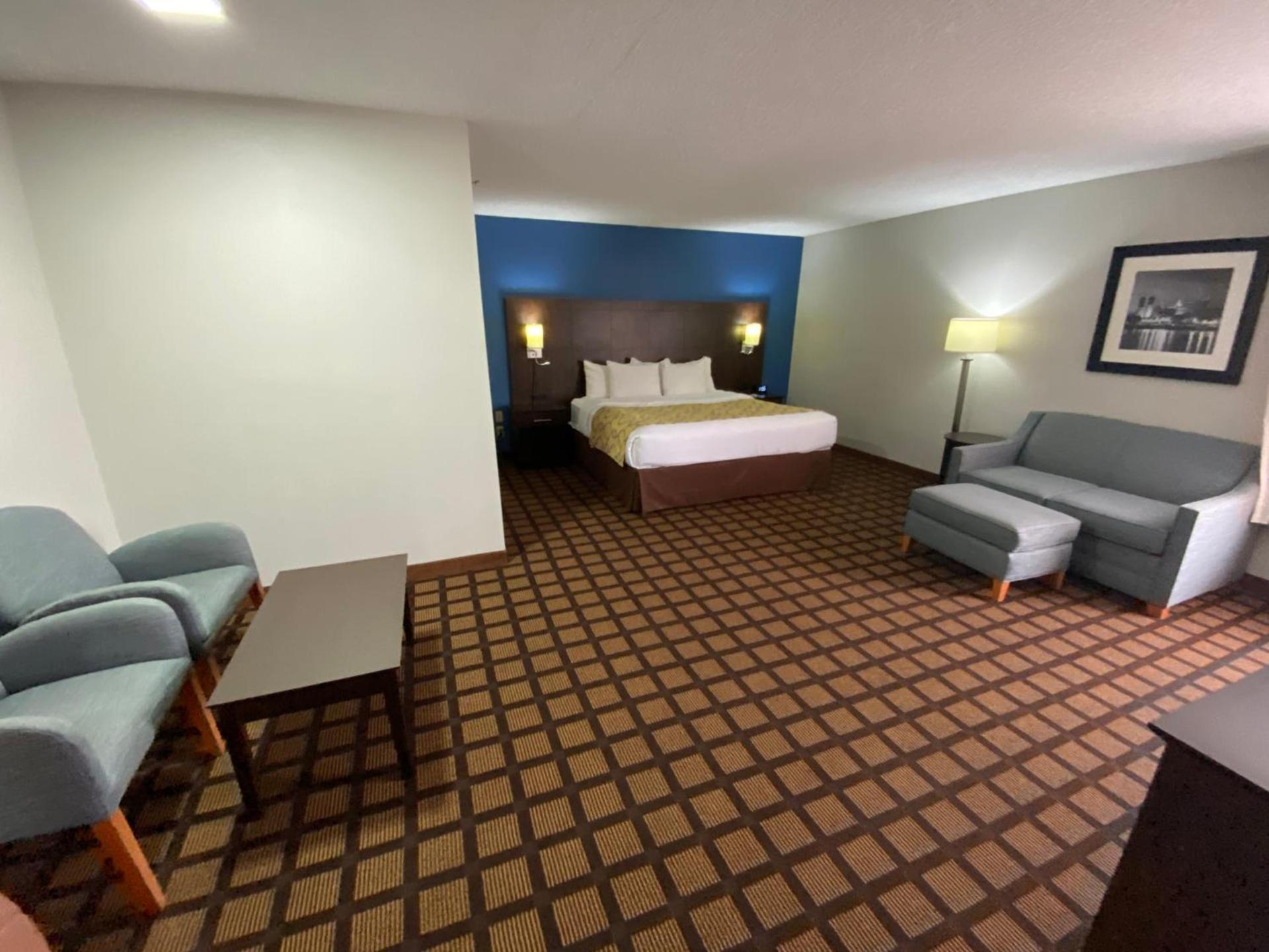 Baymont by Wyndham Morton photo 10
