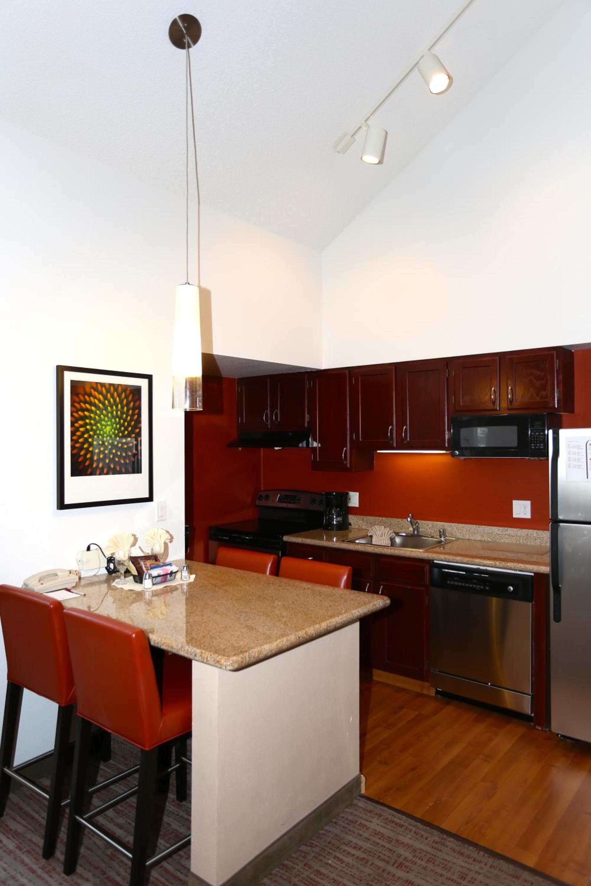 SenS Suites Livermore; SureStay Collection by Best Western photo 57