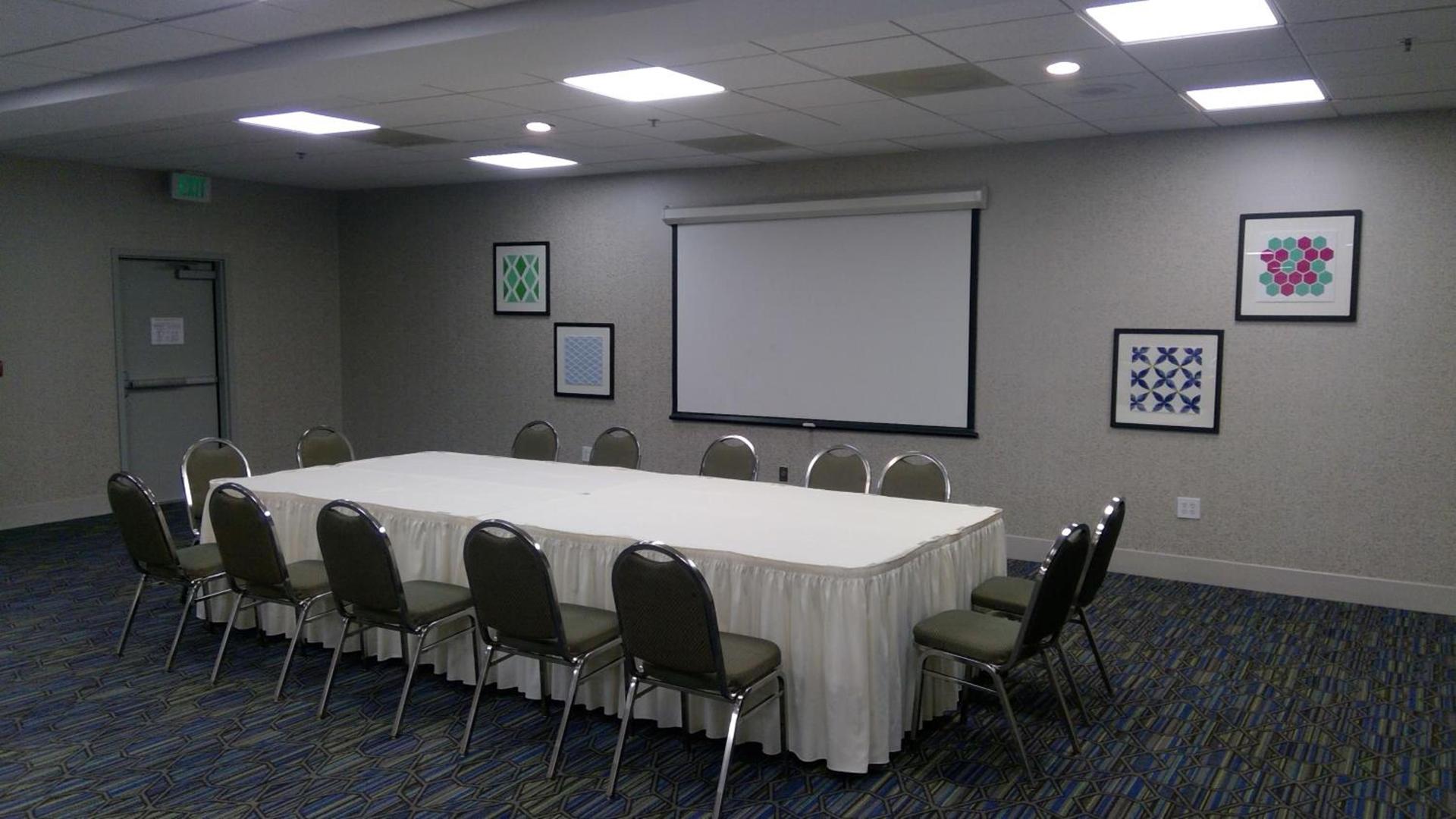 Holiday Inn Express & Suites Tracy by IHG photo 29