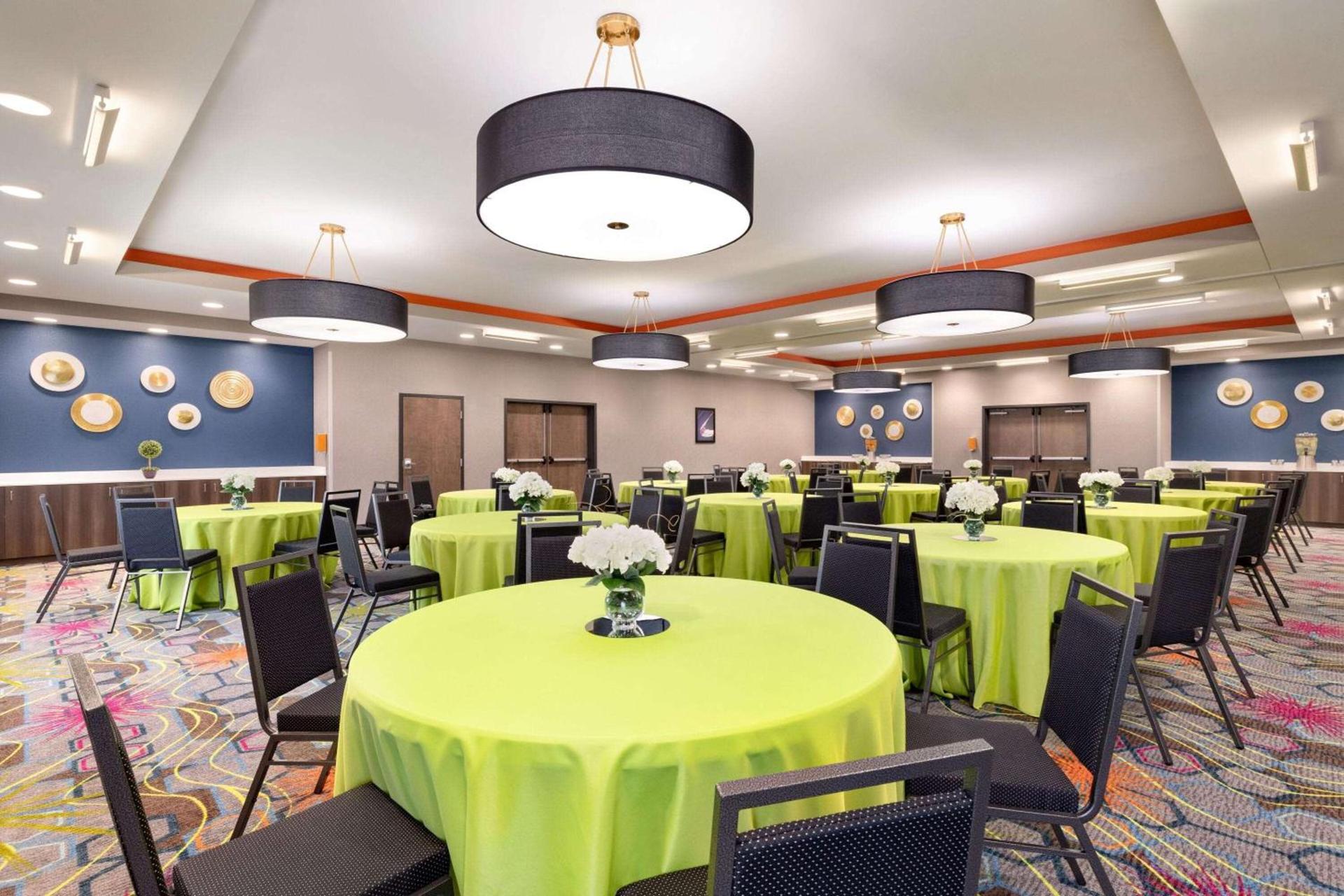 La Quinta Inn & Suites by Wyndham Braselton photo 100