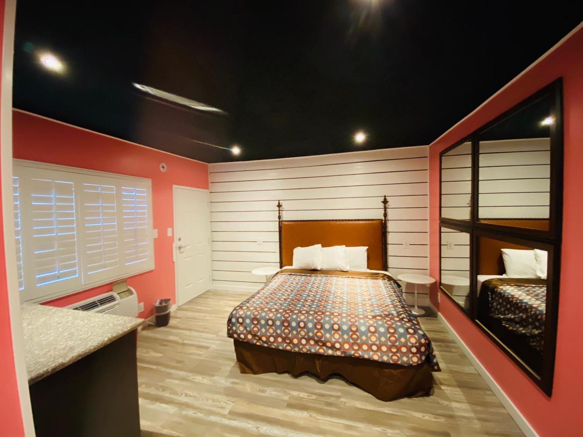 Casa Valentine Inn - Los Angeles photo 15