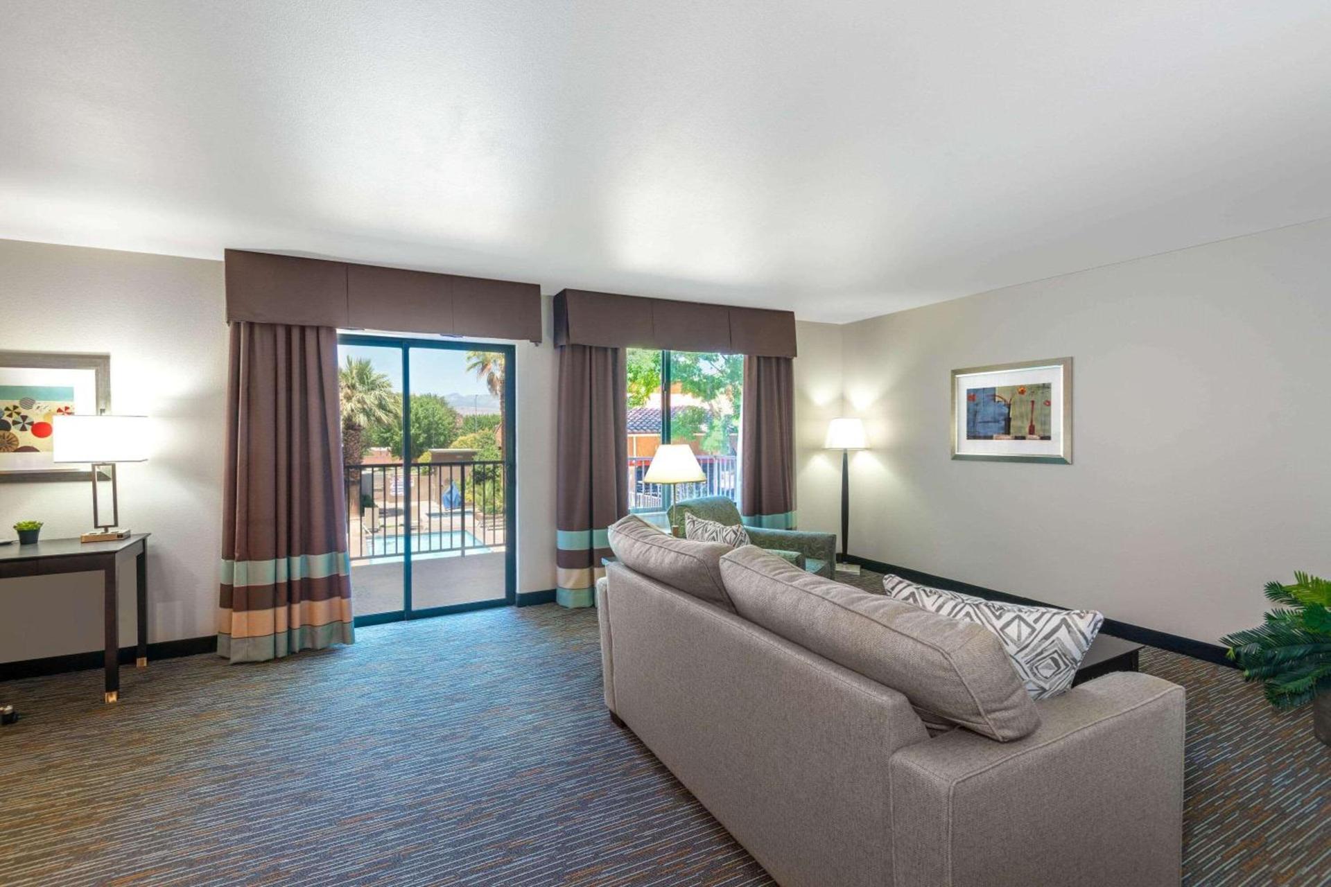 Wingate by Wyndham - St. George photo 28