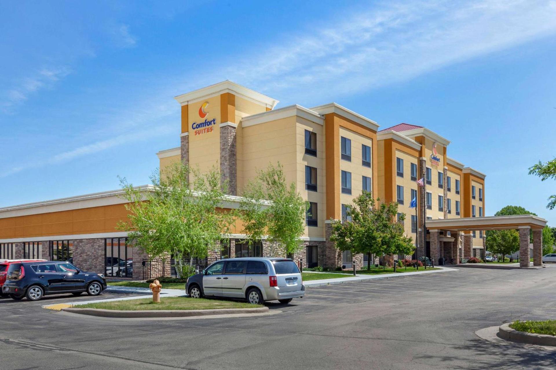 Comfort Suites Oshkosh West photo 2