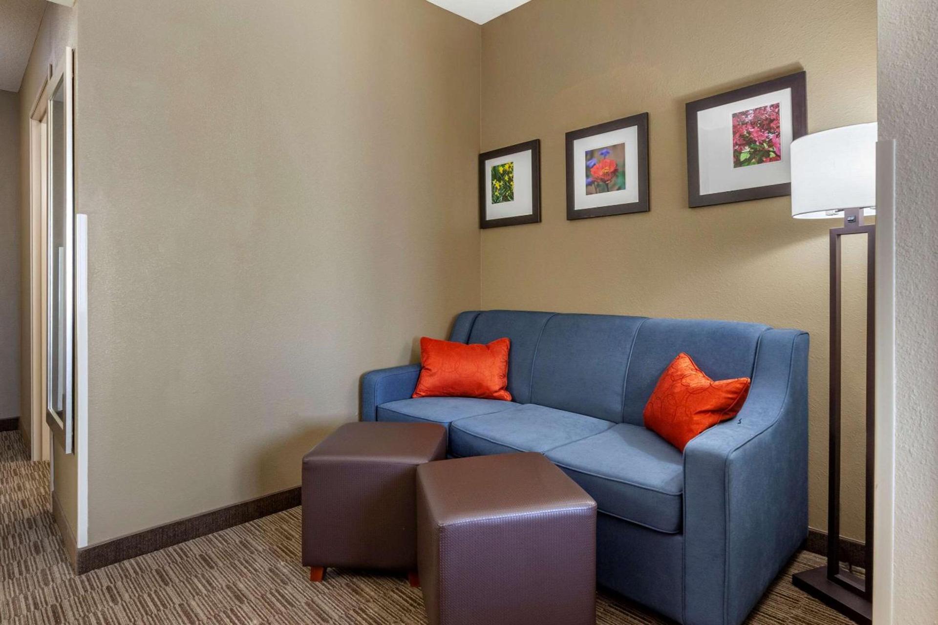 Comfort Suites Oshkosh West photo 6