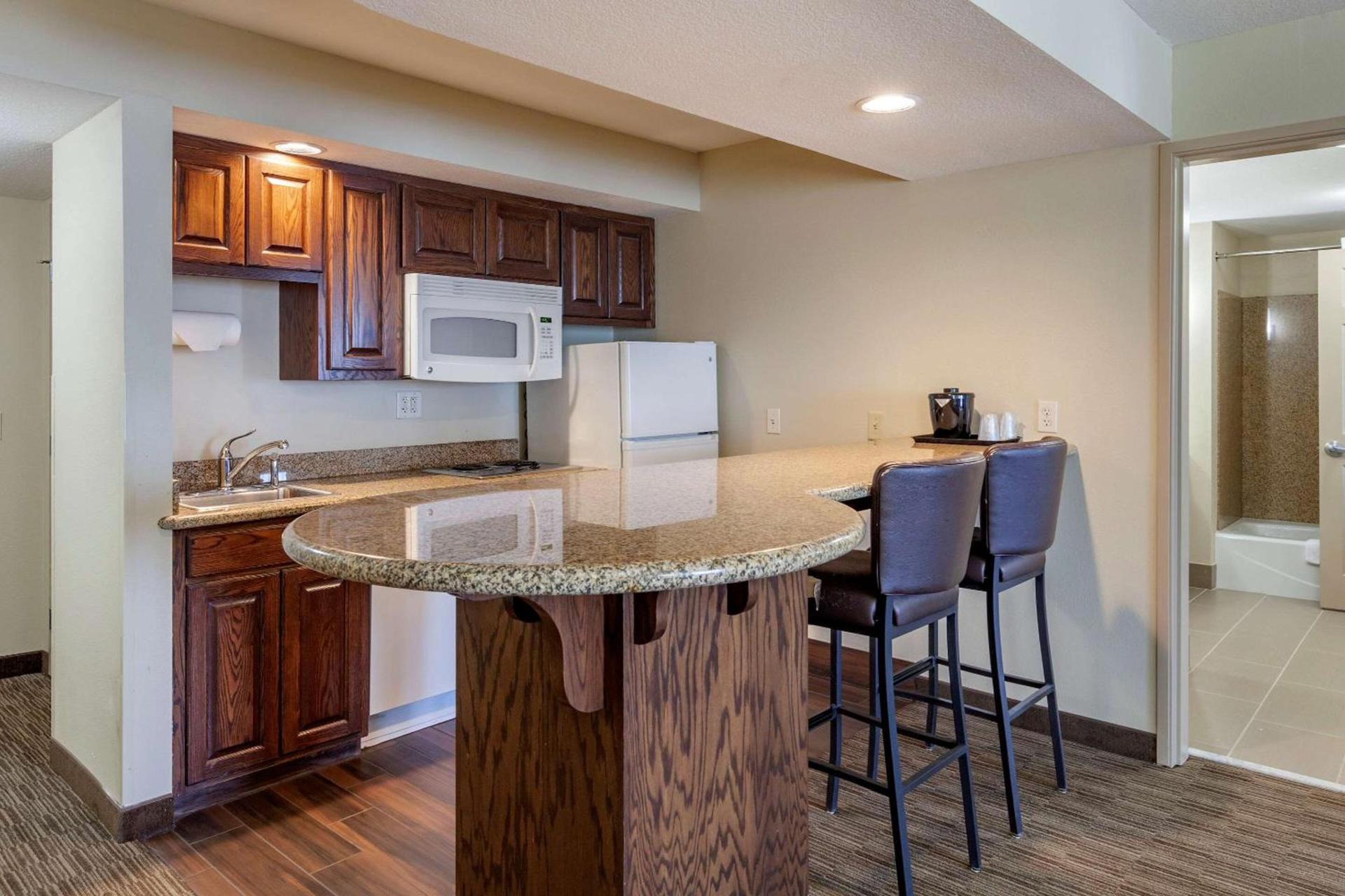 Comfort Suites Oshkosh West photo 20