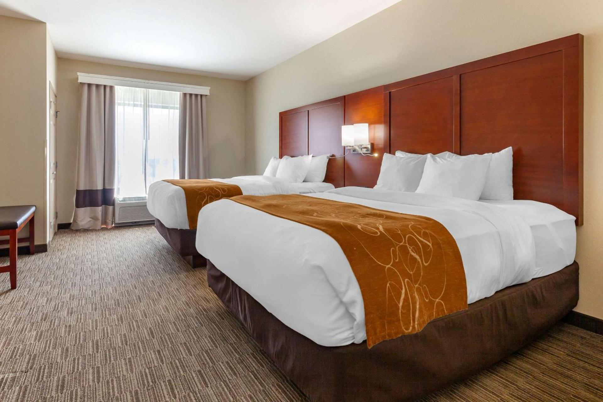 Comfort Suites Oshkosh West photo 24