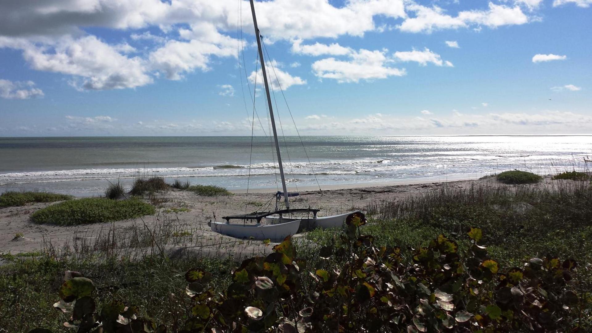 Surf Studio Beach Resort photo 75