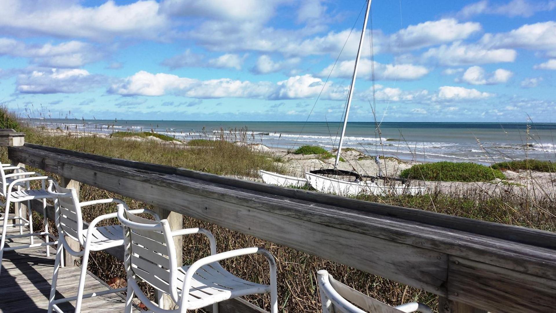 Surf Studio Beach Resort photo 76