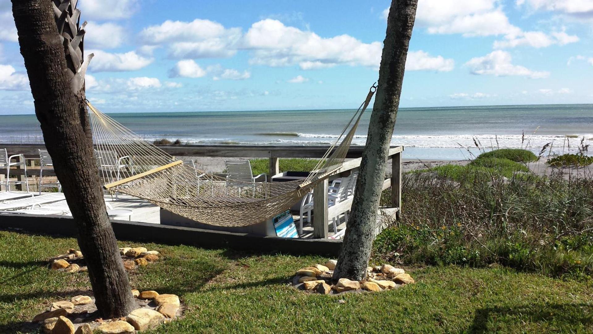 Surf Studio Beach Resort photo 79