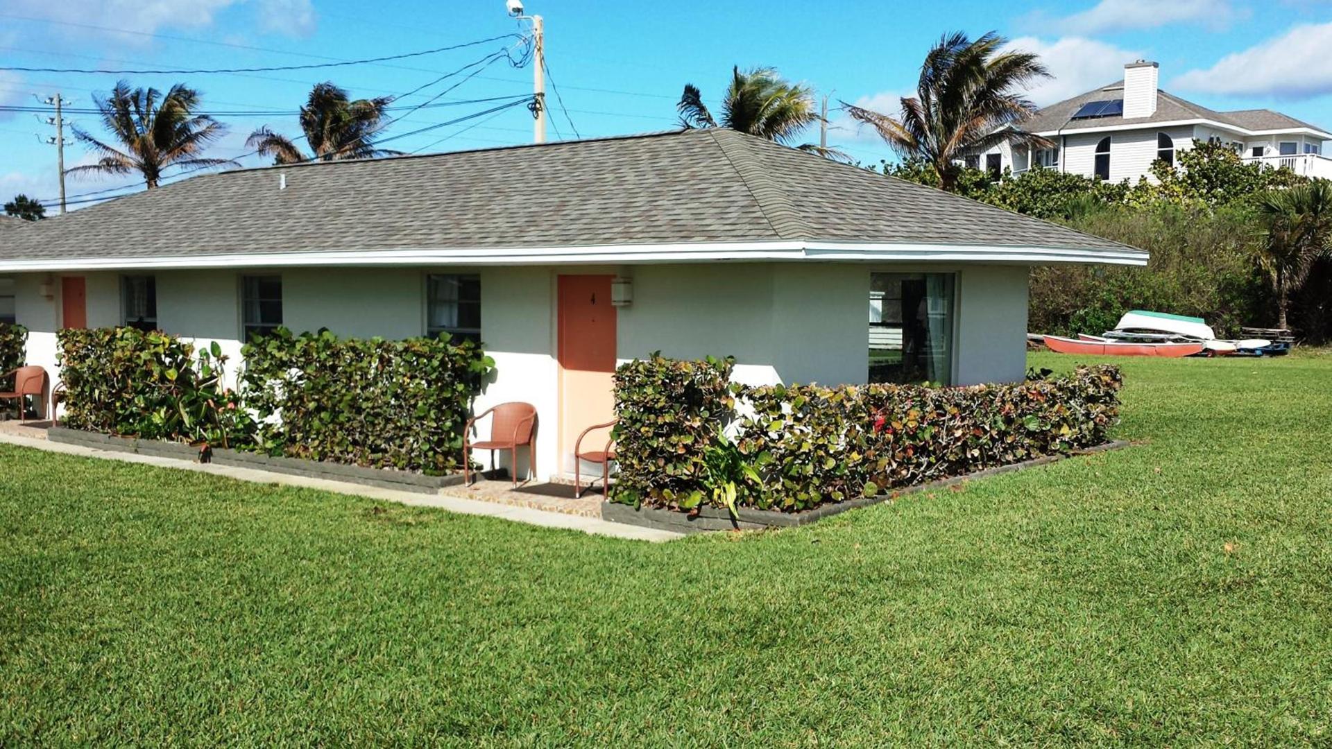 Surf Studio Beach Resort photo 80