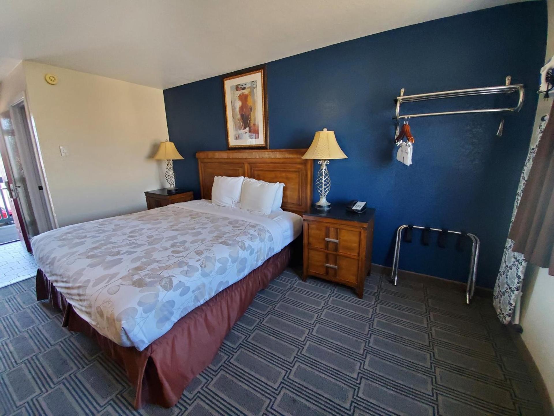 Water Front Inn photo 8