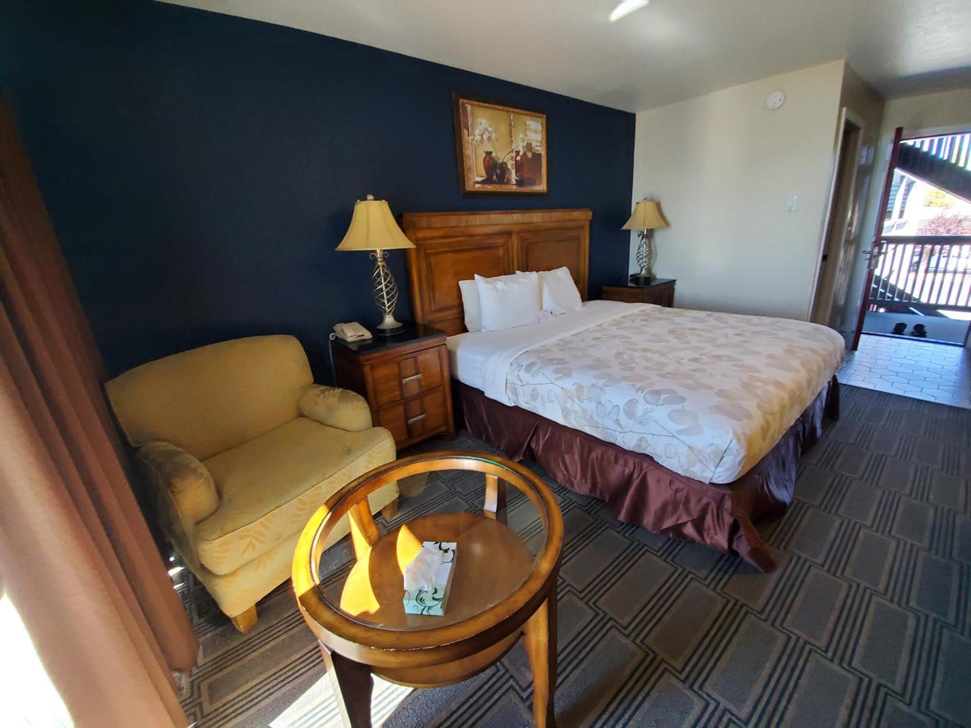 Water Front Inn photo 6