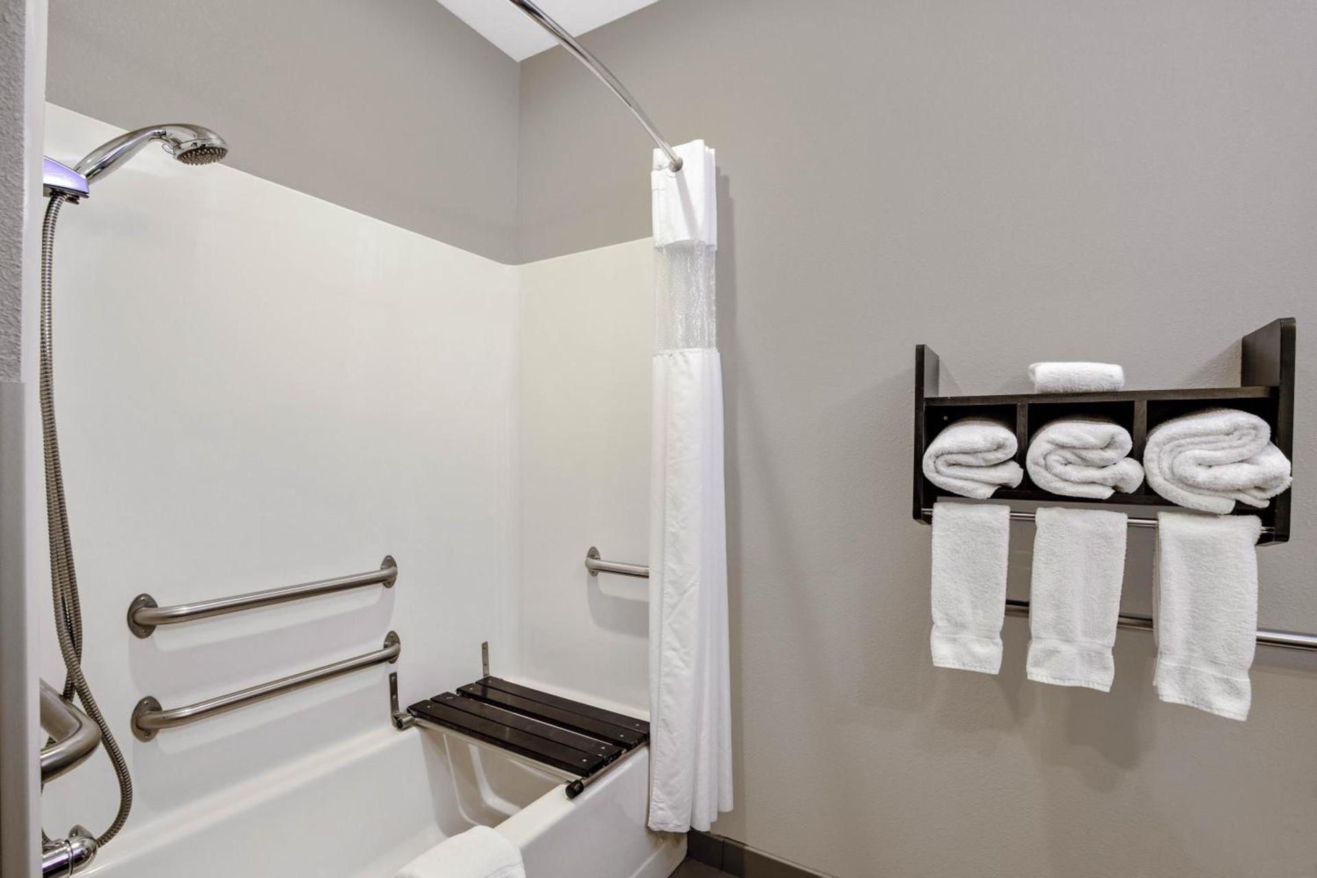 La Quinta by Wyndham Fayetteville photo 19