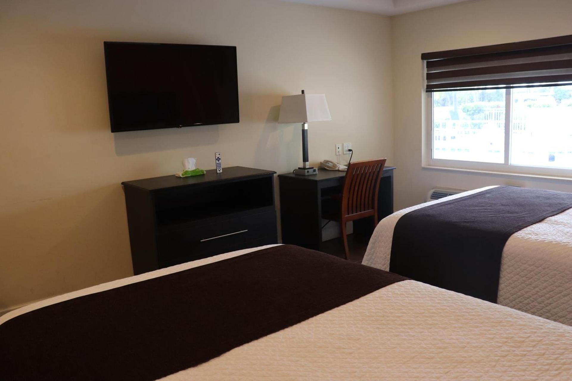 Curtis Inn & Suites photo 27