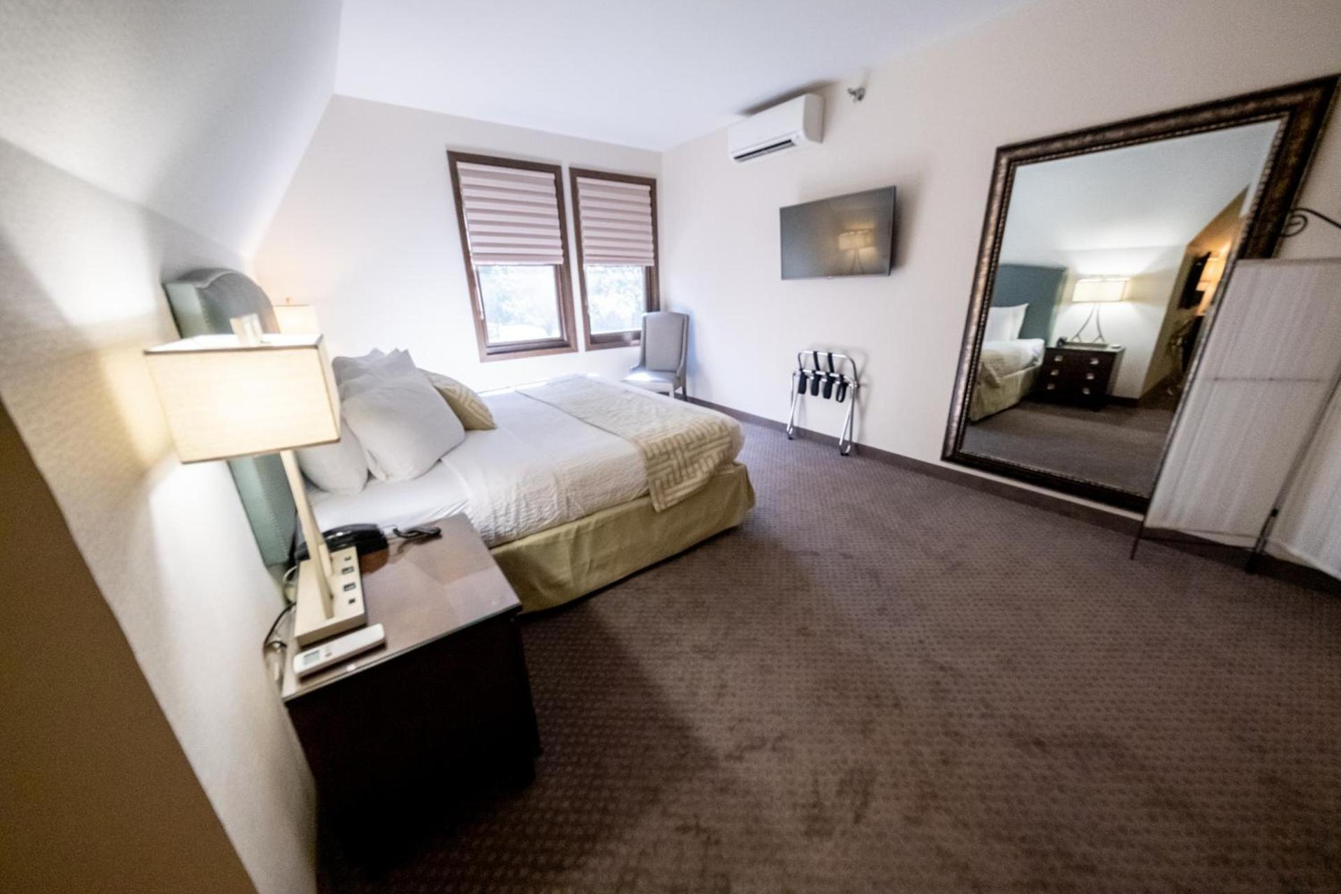 The Inn at Shattuck - St. Mary's photo 12