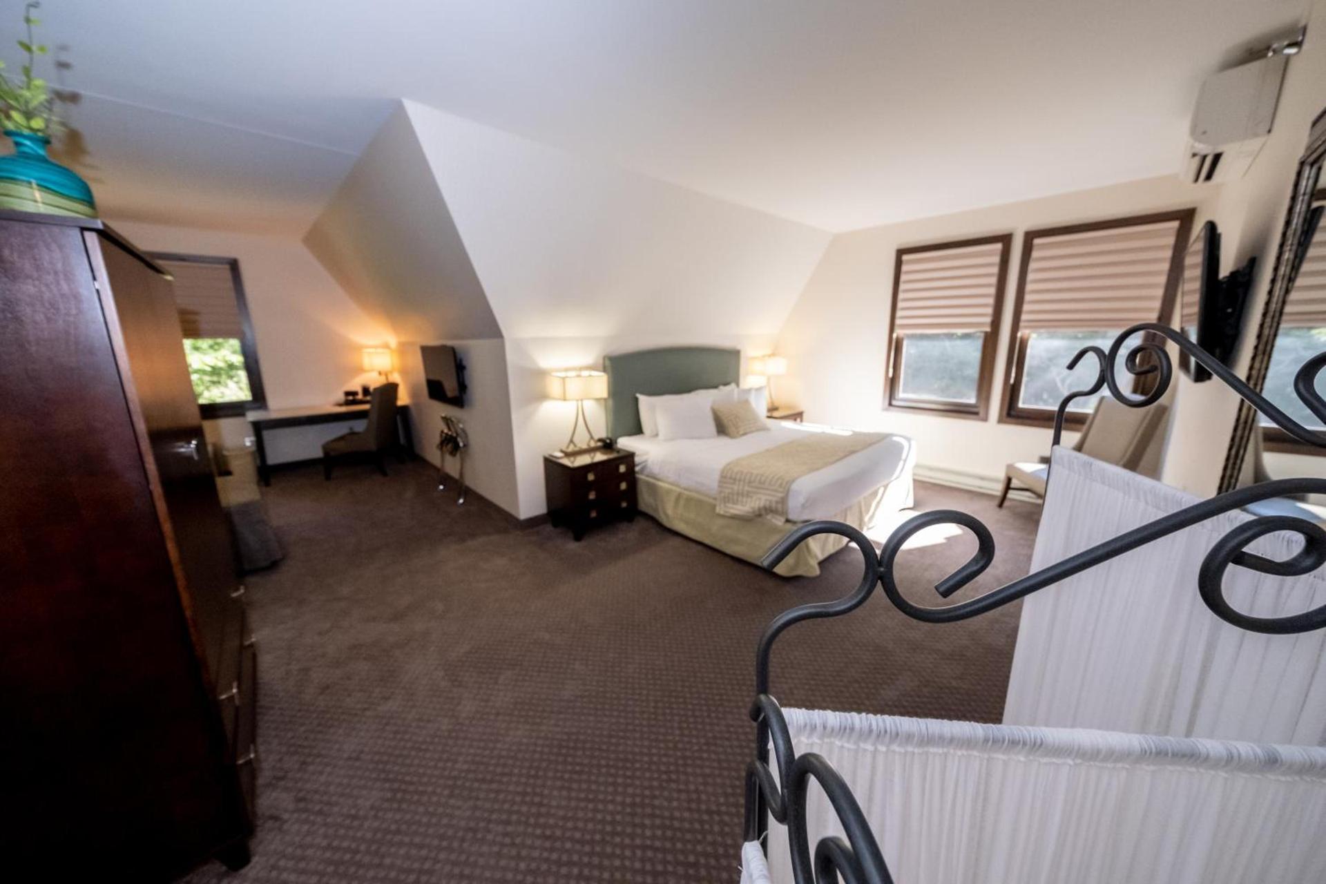 The Inn at Shattuck - St. Mary's photo 13