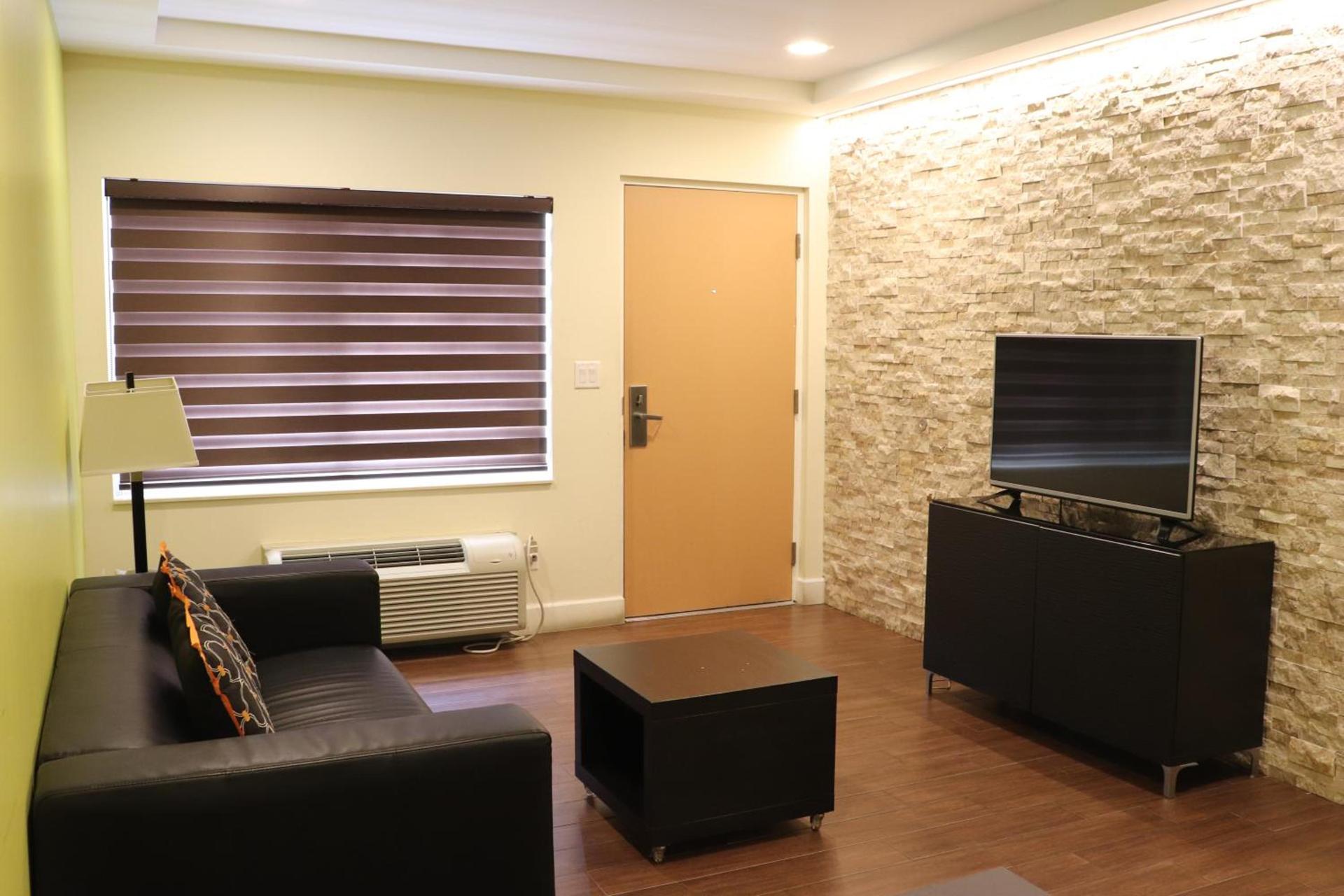 Curtis Inn & Suites photo 4