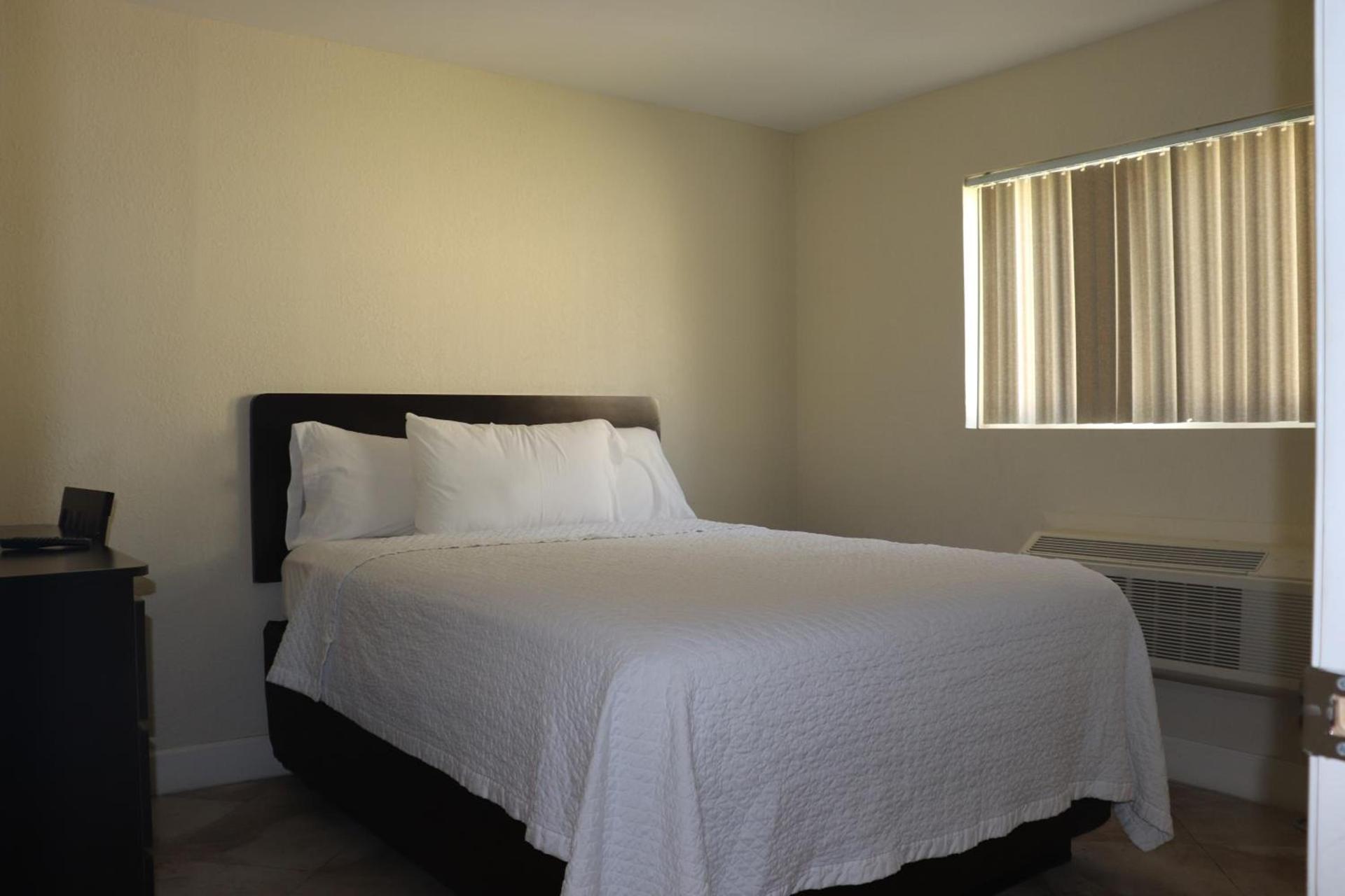 Curtis Inn & Suites photo 15