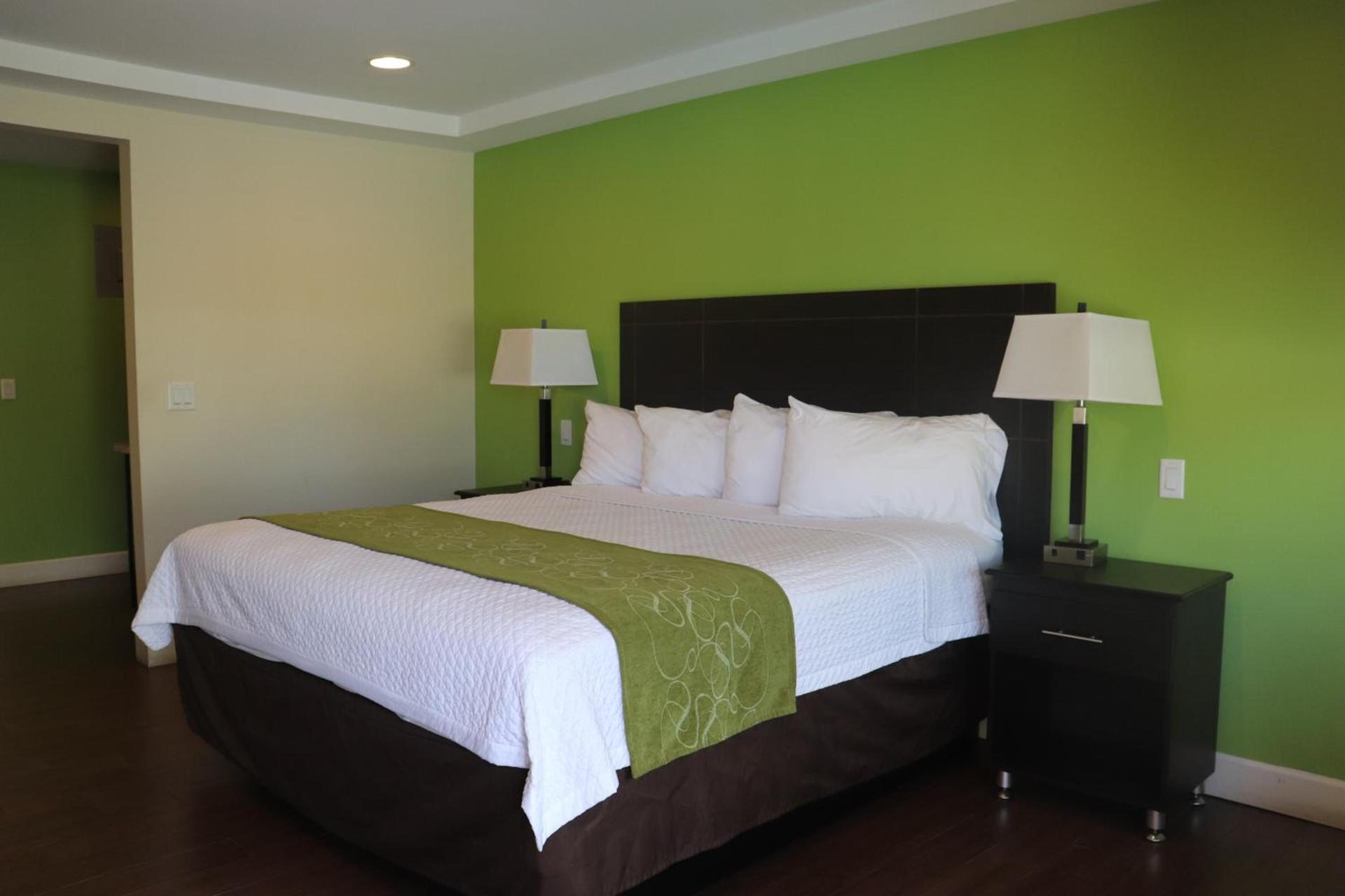 Curtis Inn & Suites photo 14