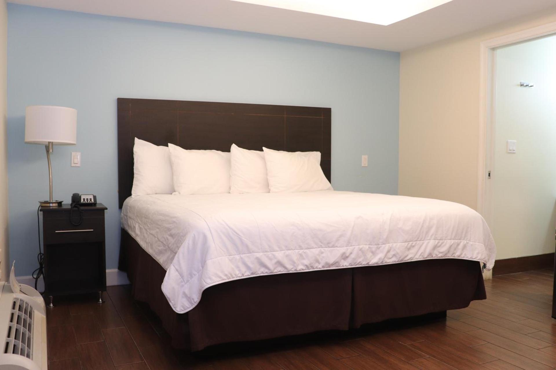 Curtis Inn & Suites photo 8