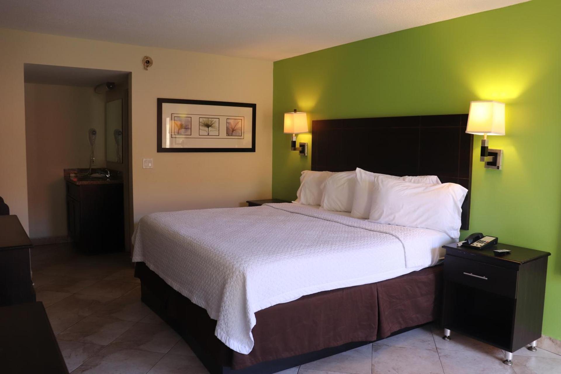 Curtis Inn & Suites photo 7