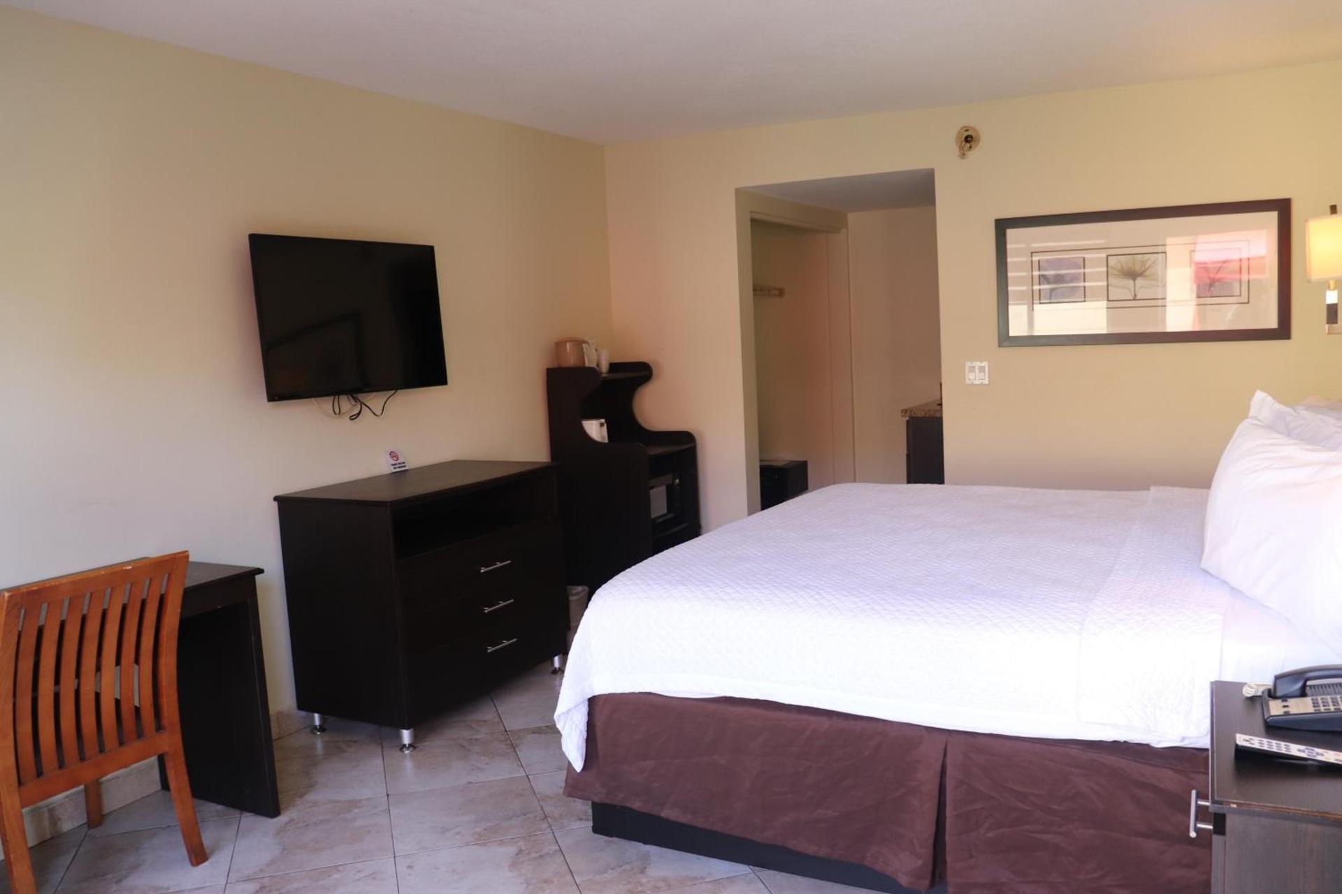 Curtis Inn & Suites photo 6