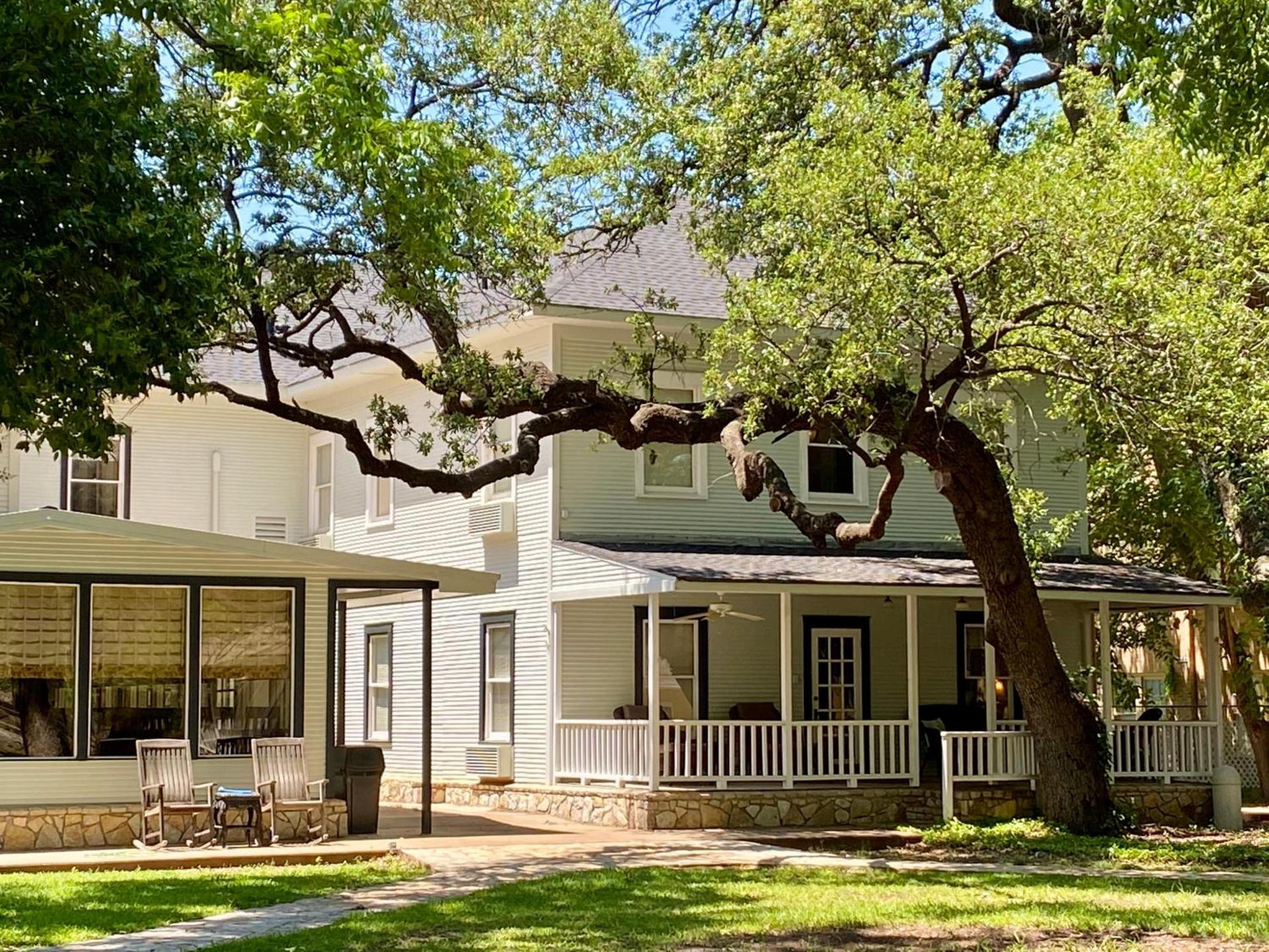 Inn On The River — hotel in Glen Rose