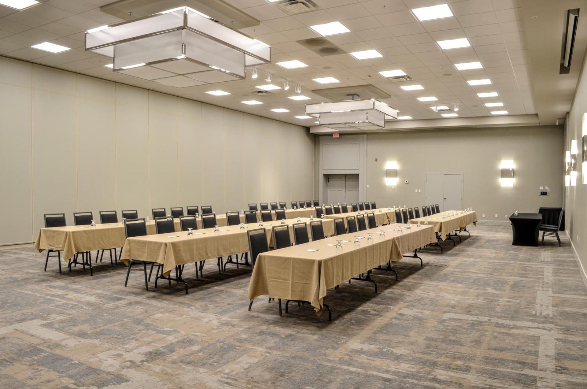 Holiday Inn Fargo by IHG photo 53
