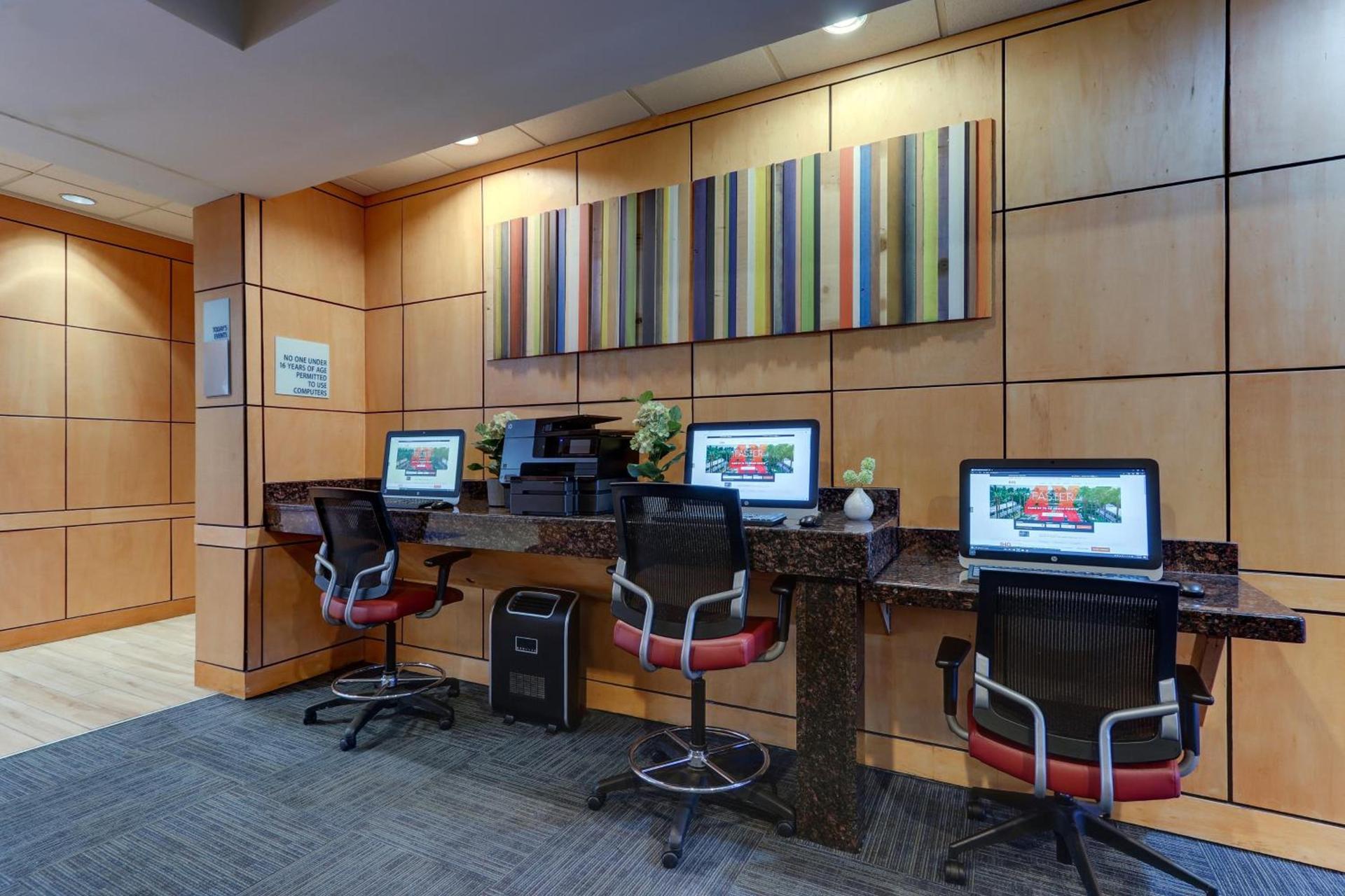 Holiday Inn Express Aberdeen-Chesapeake House by IHG photo 12