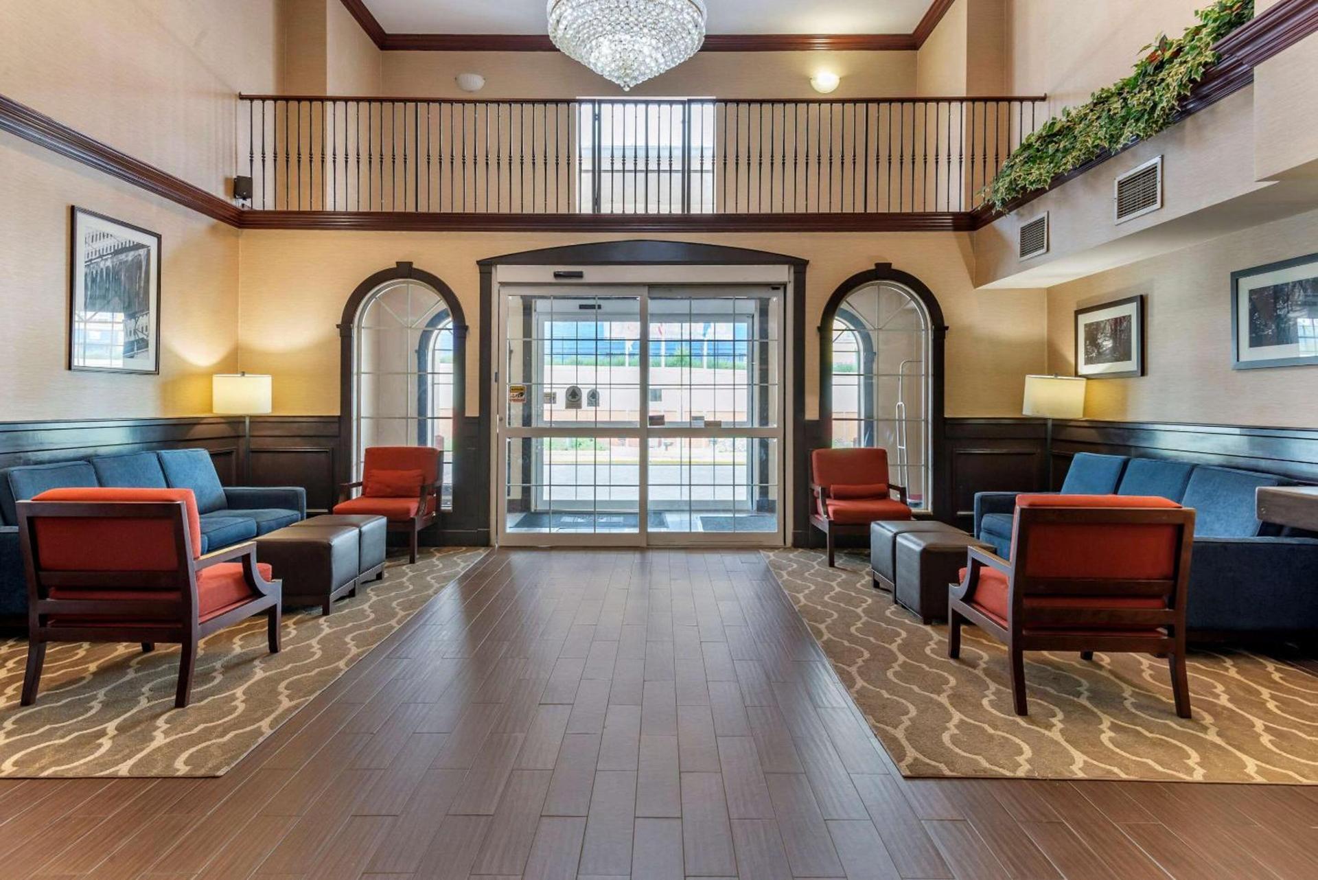 Comfort Suites Newark - Harrison photo 4