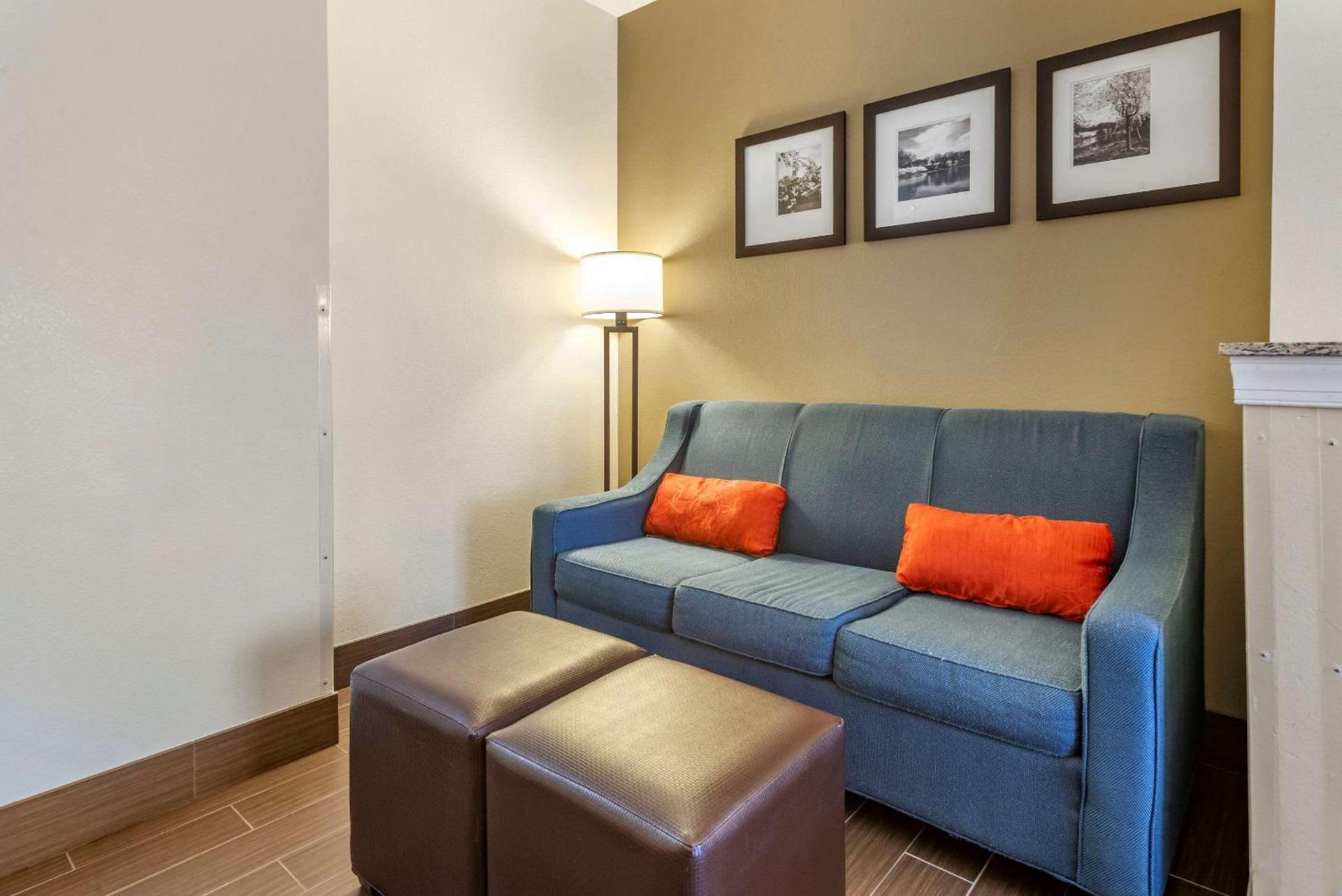 Comfort Suites Newark - Harrison photo 9