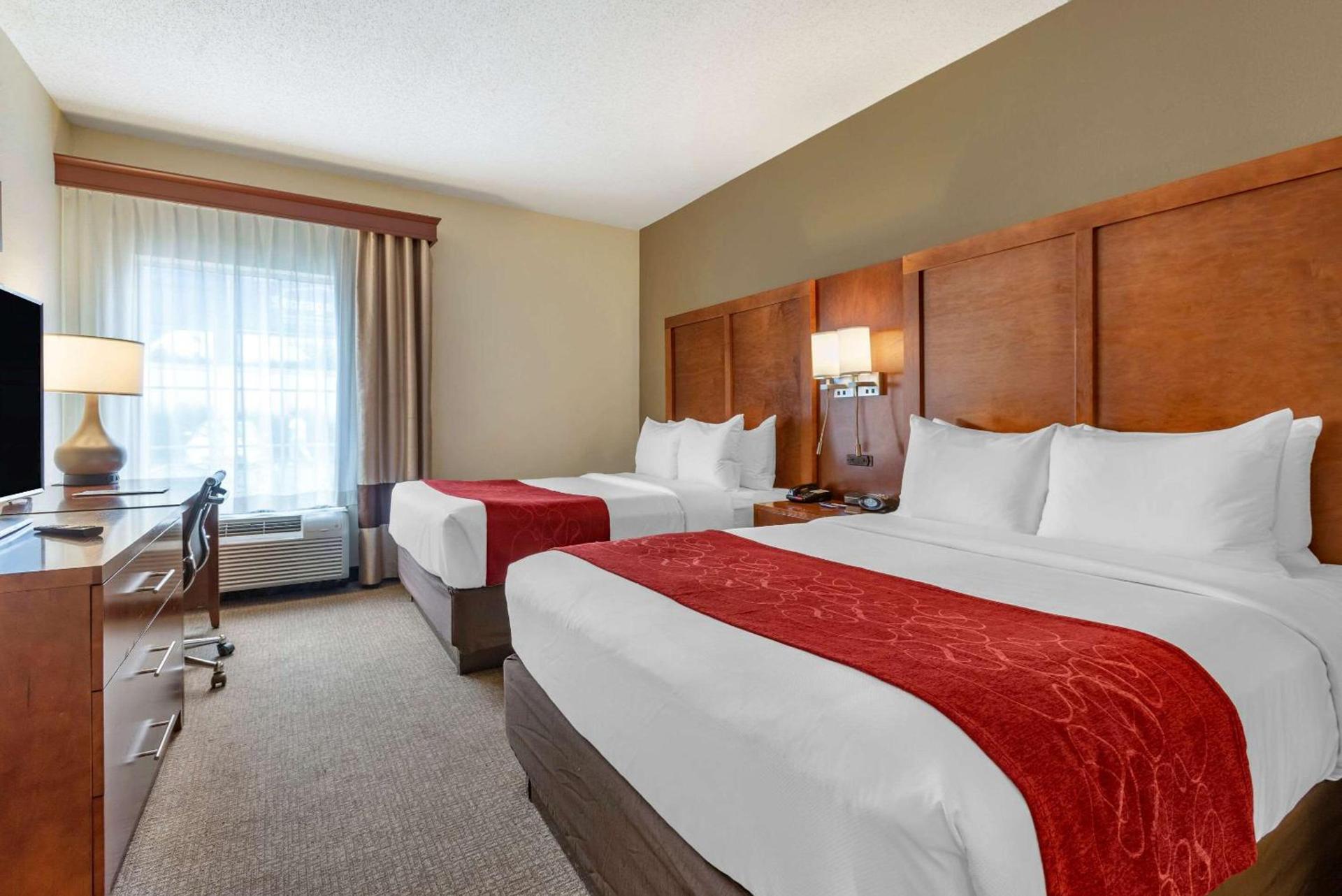 Comfort Suites Newark - Harrison photo 18