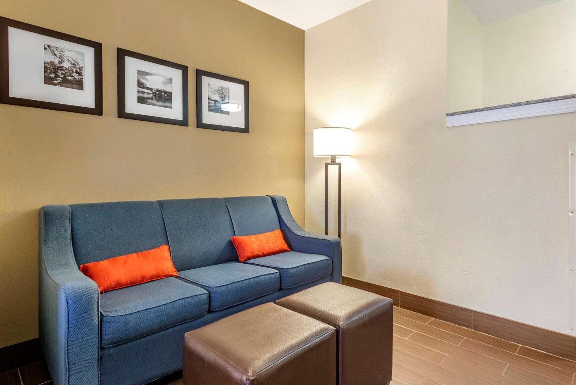 Comfort Suites Newark - Harrison photo 19