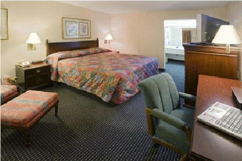 Americas Best Value Inn Laredo photo 17