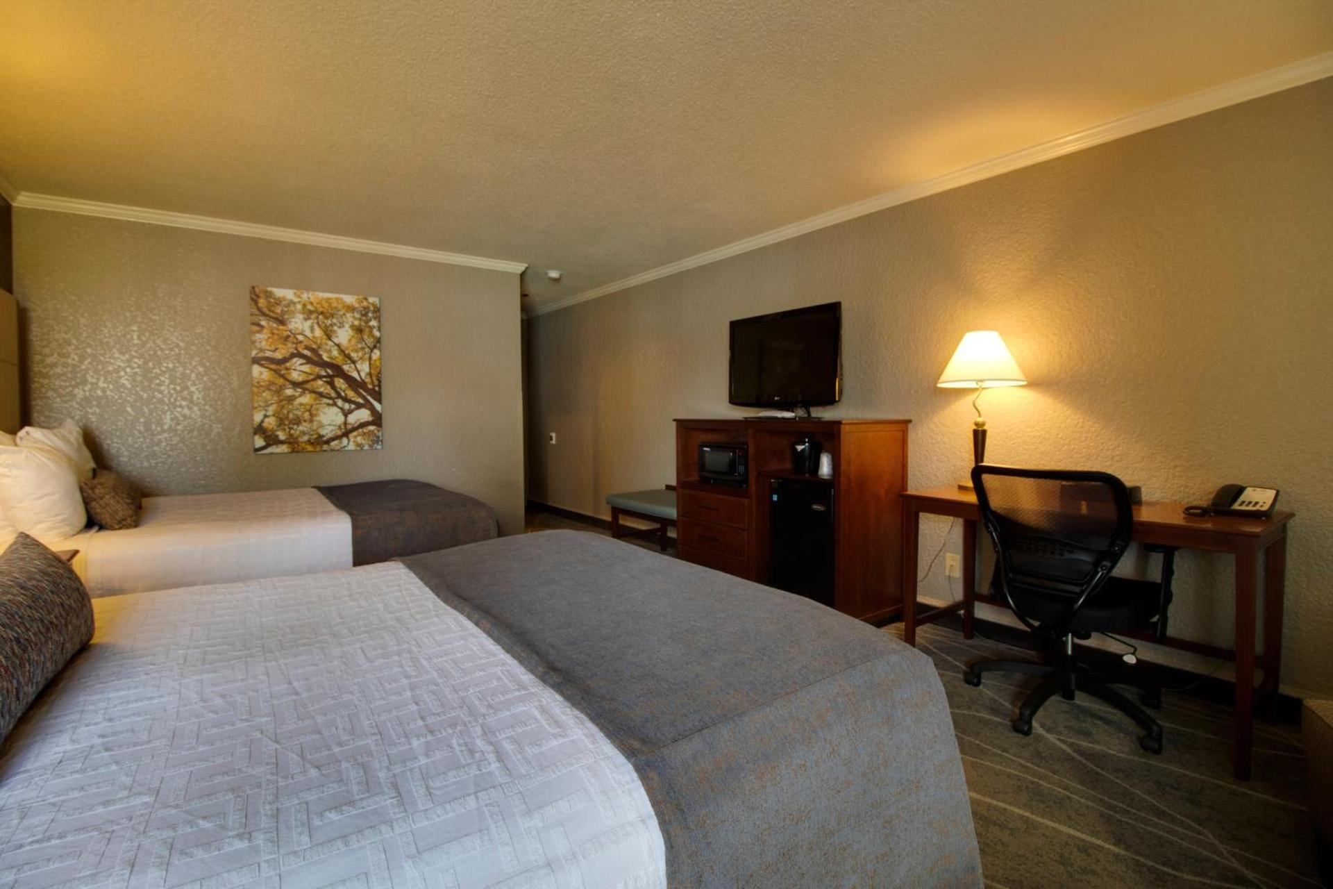 Best Western Harbour Pointe Lakefront photo 63