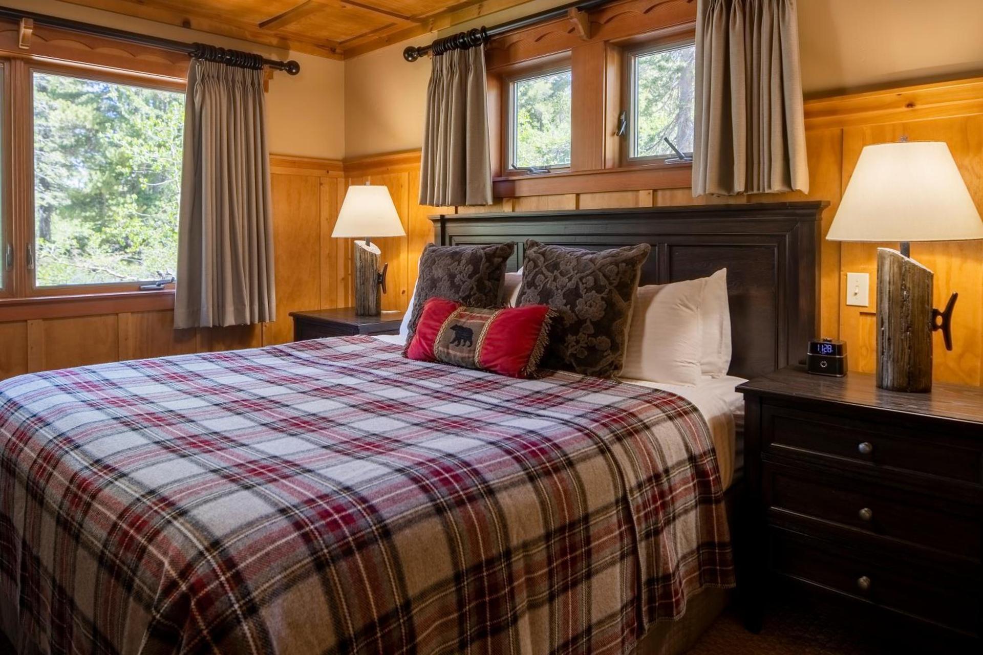 Tamarack Lodge photo 10
