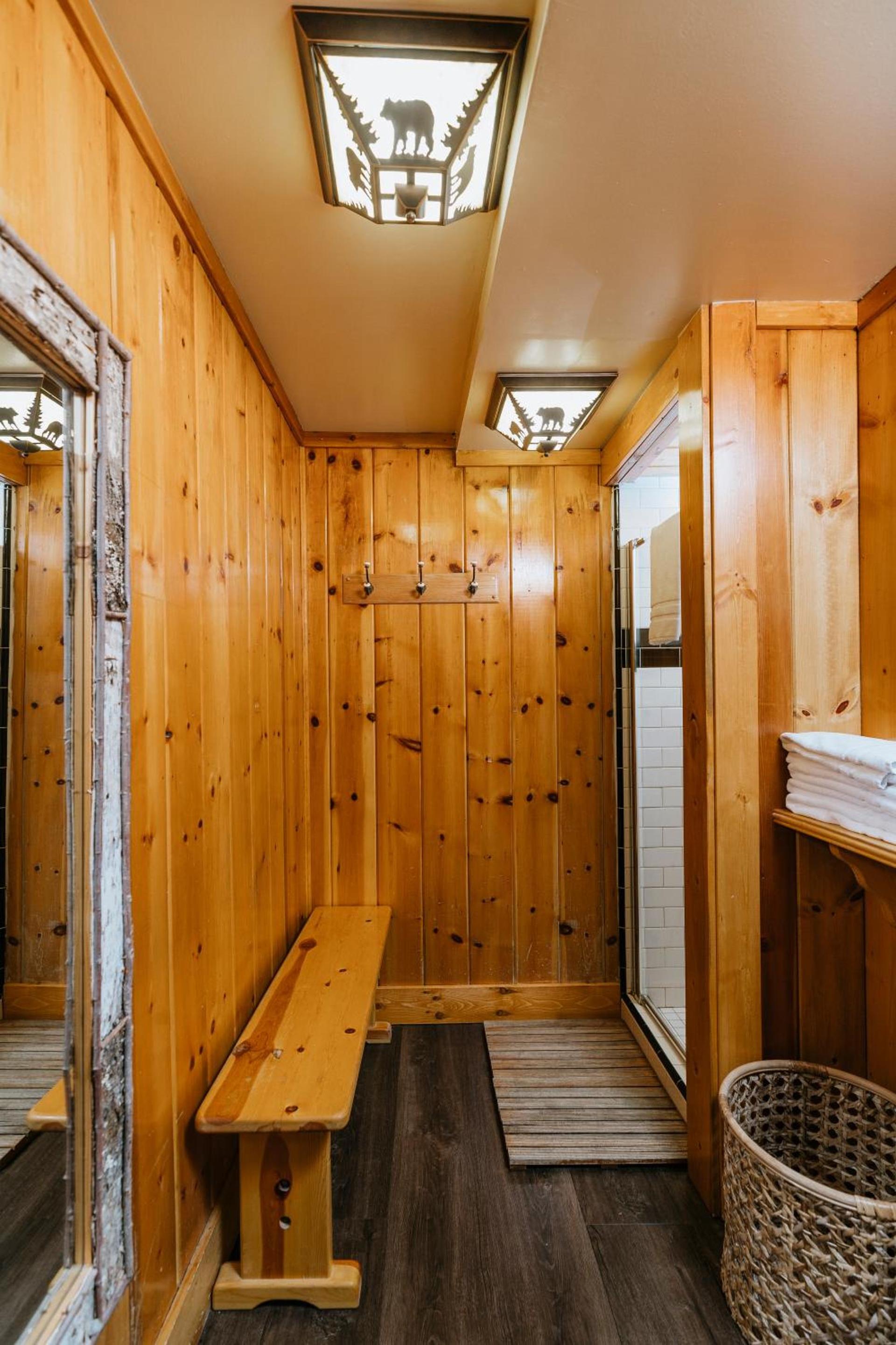 Tamarack Lodge photo 5