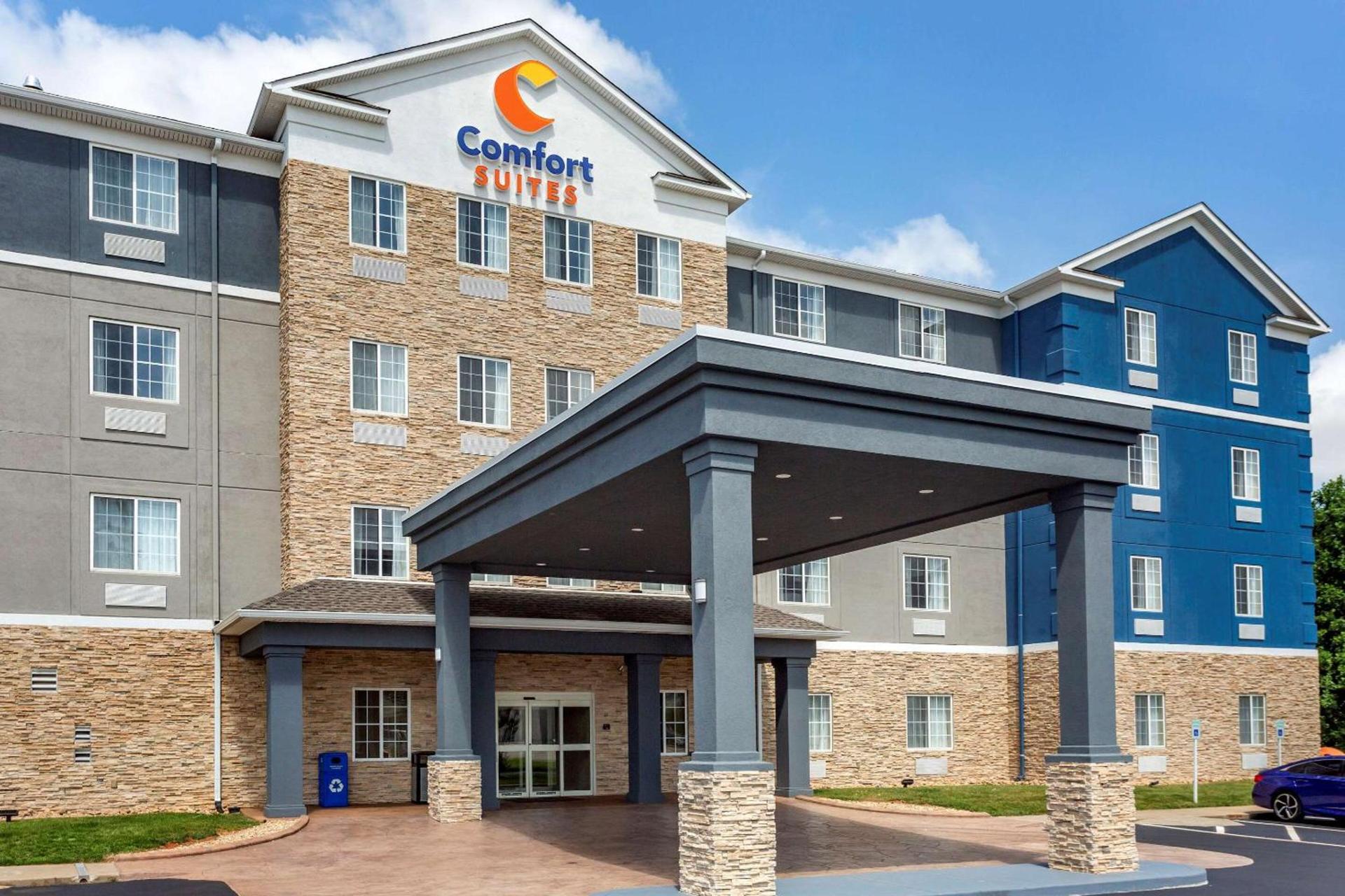 Comfort Suites Clarksville near Governors Square Mall photo 3