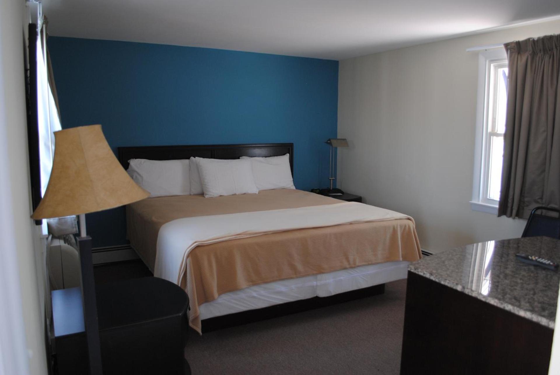 Shore Point Motel photo 11