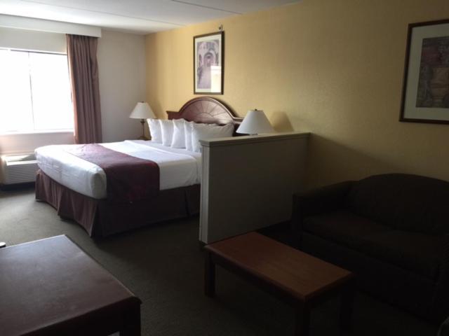 Days Inn & Suites by Wyndham Laurel Near Fort Meade photo 16