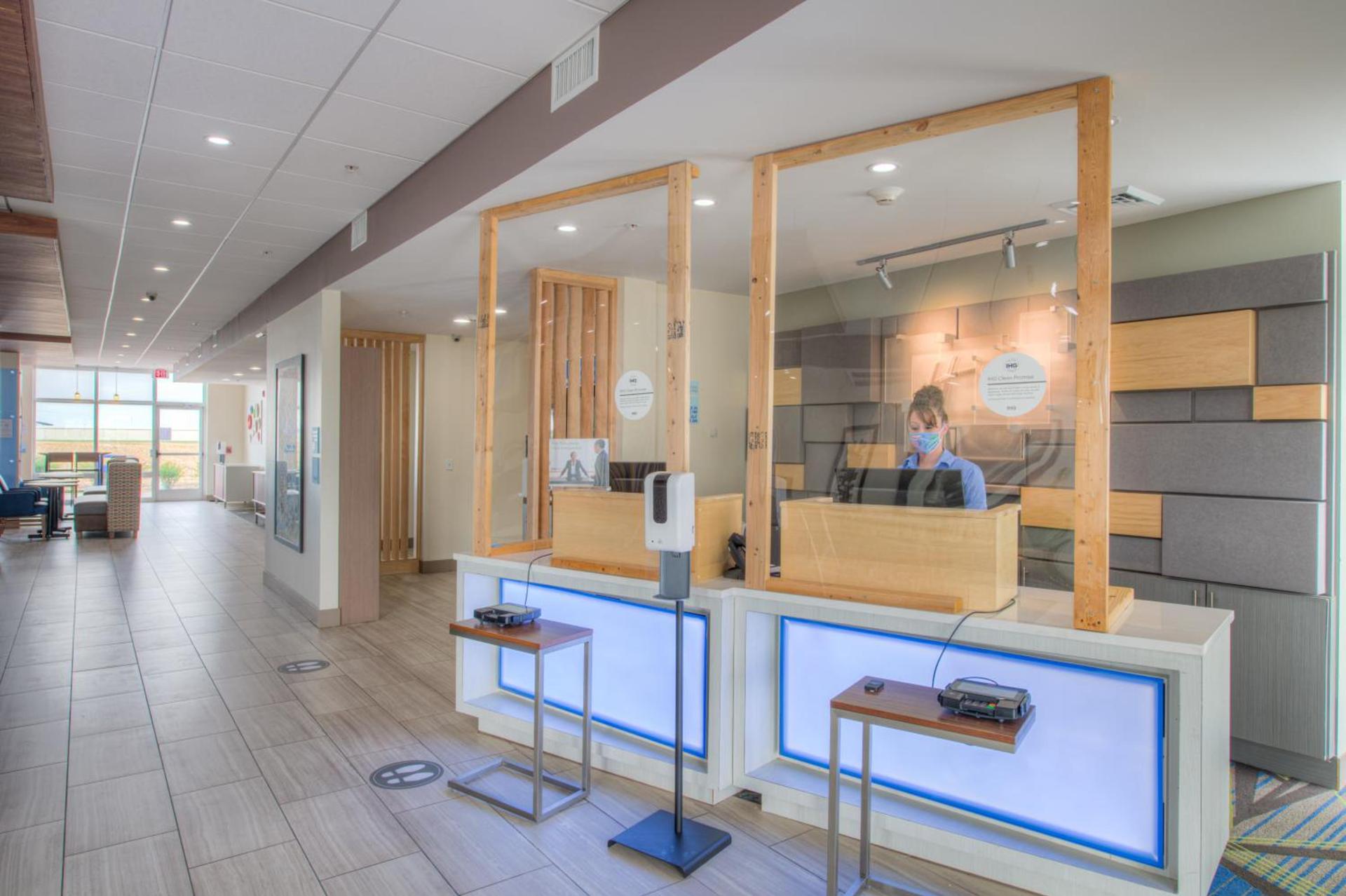 Holiday Inn Express & Suites - Remington by IHG photo 3