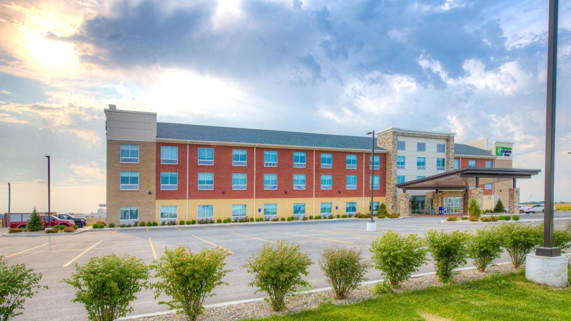 Holiday Inn Express & Suites - Remington by IHG photo 19