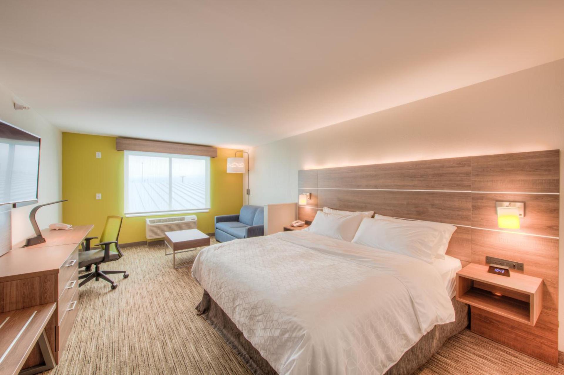 Holiday Inn Express & Suites - Remington by IHG photo 4