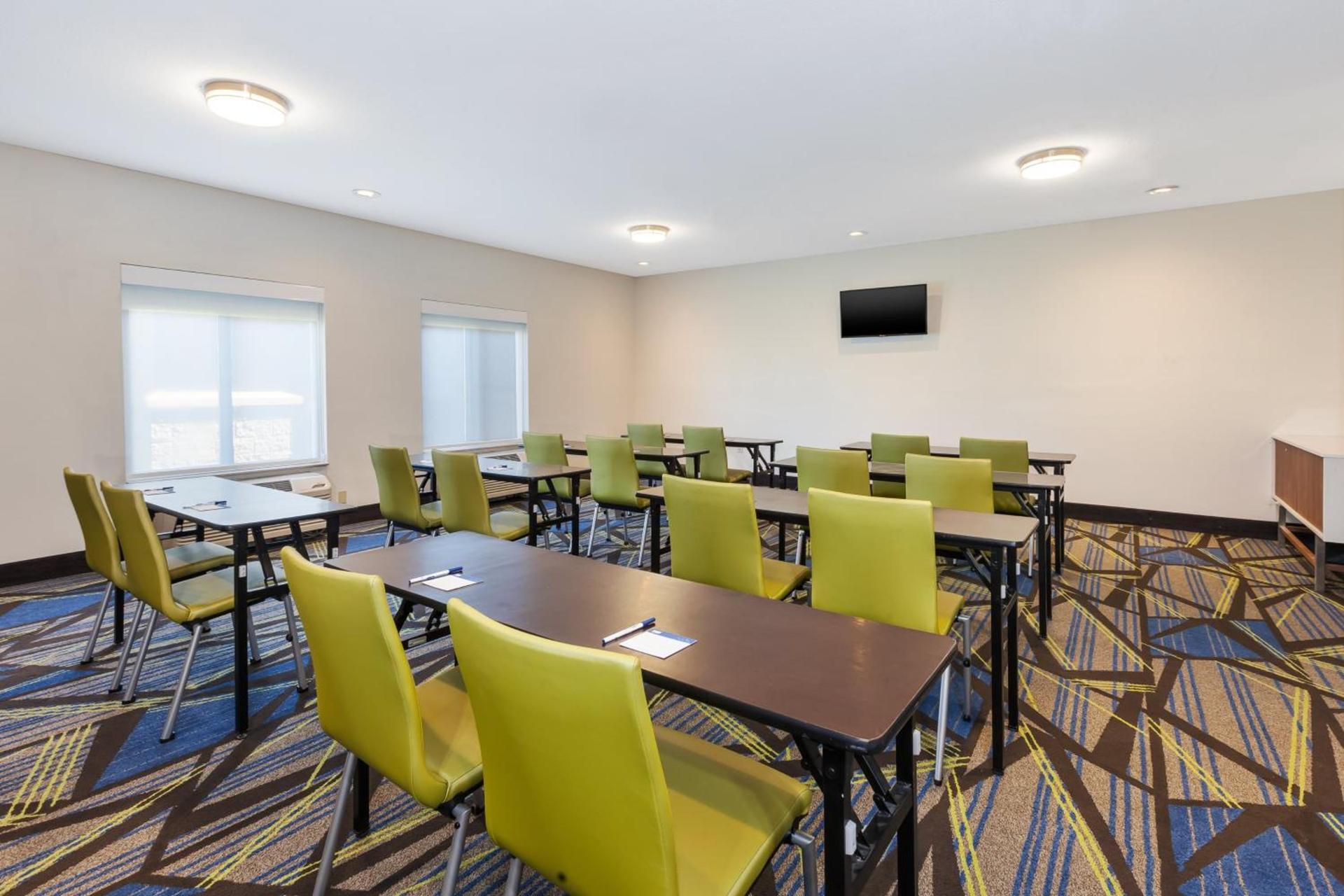 Holiday Inn Express and Suites Three Rivers by IHG photo 33