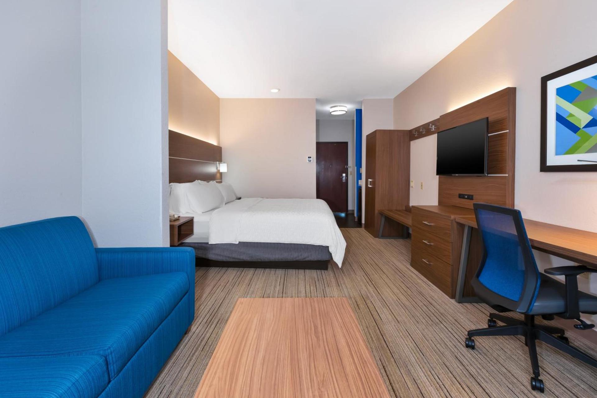 Holiday Inn Express and Suites Three Rivers by IHG photo 23