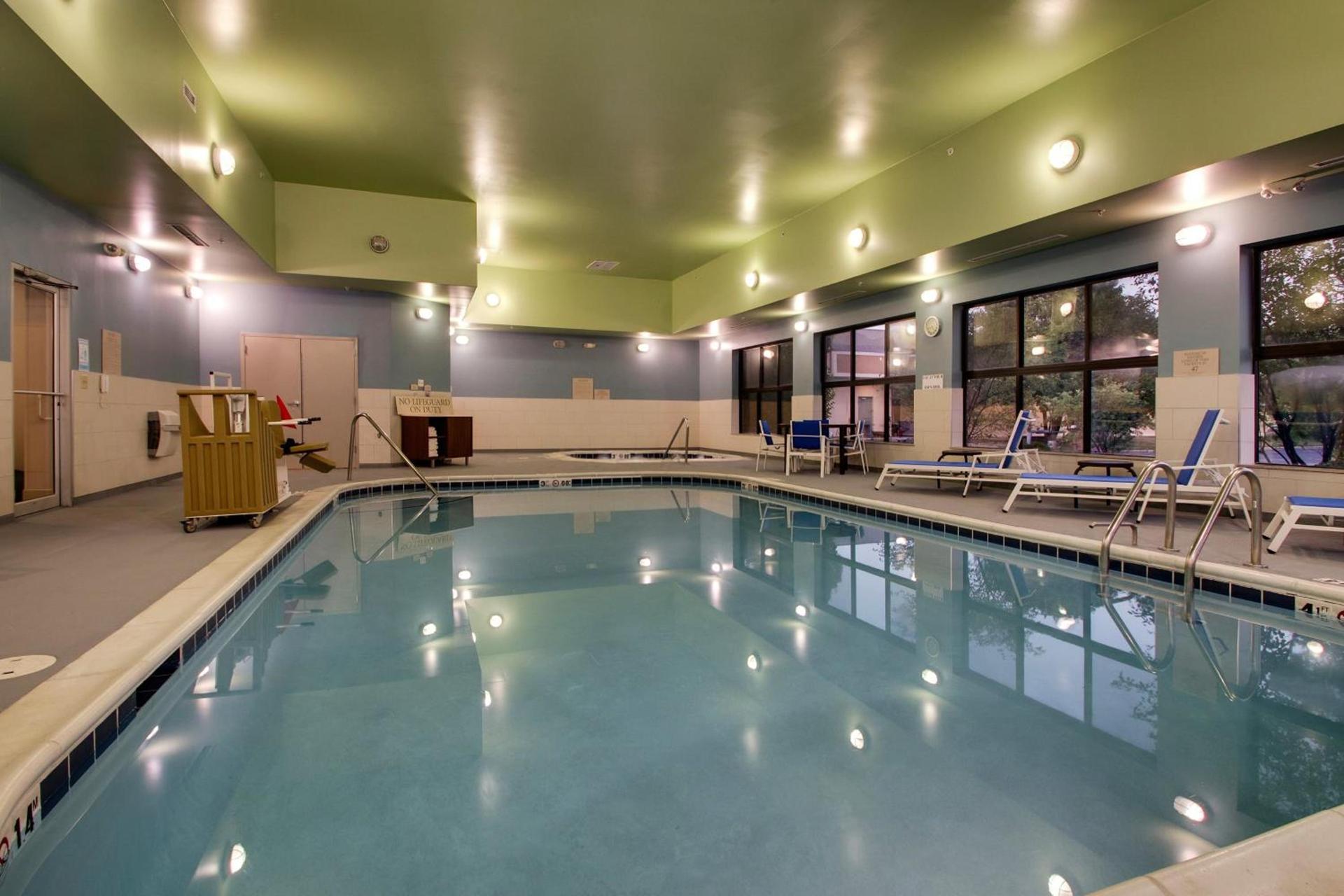 Holiday Inn Express Hotel & Suites Morris by IHG photo 54
