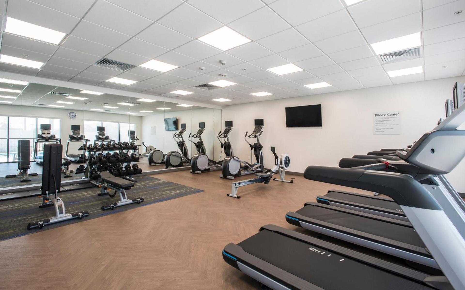 Holiday Inn Express & Suites - Phoenix North - Happy Valley by IHG photo 24